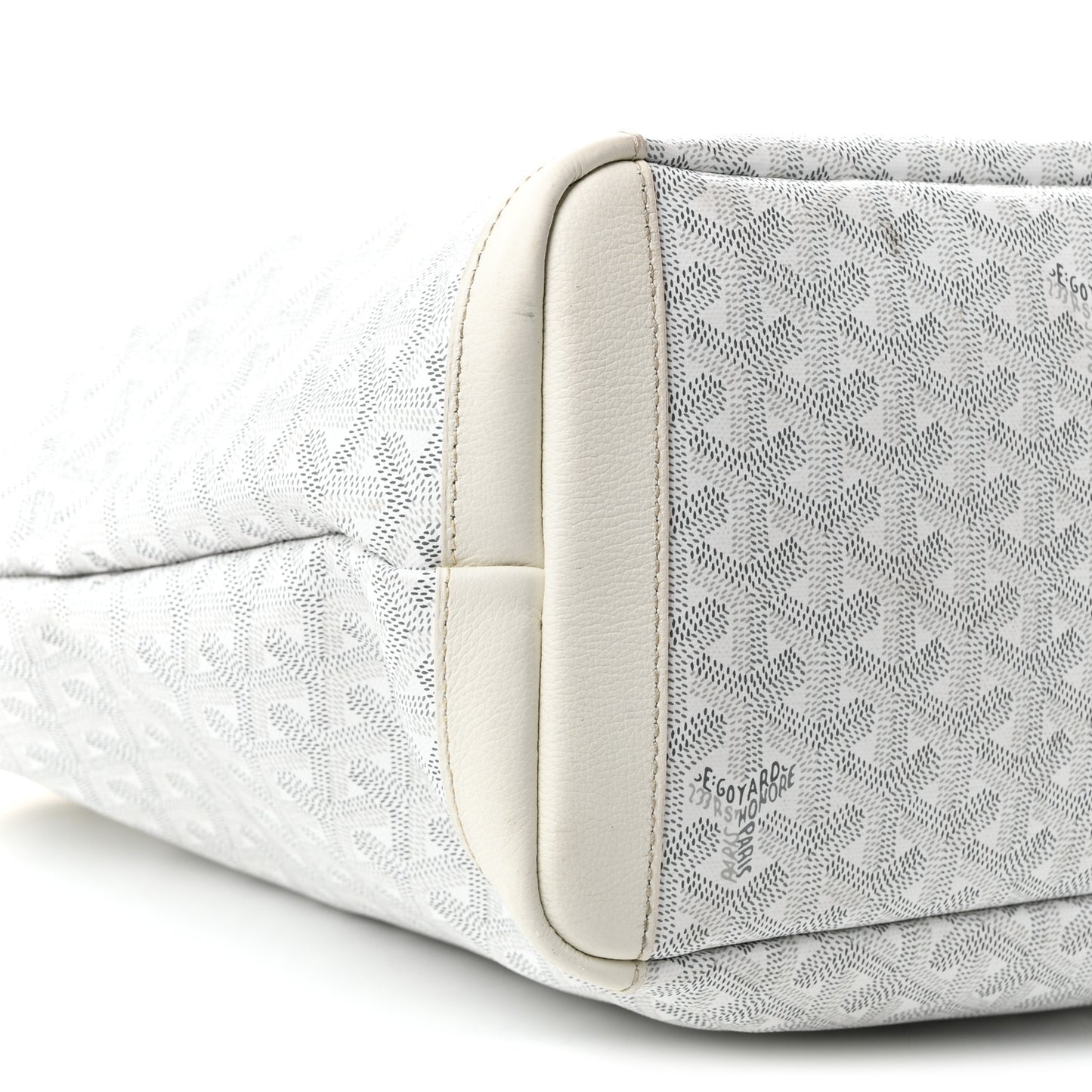 Goyardine Artois MM White
