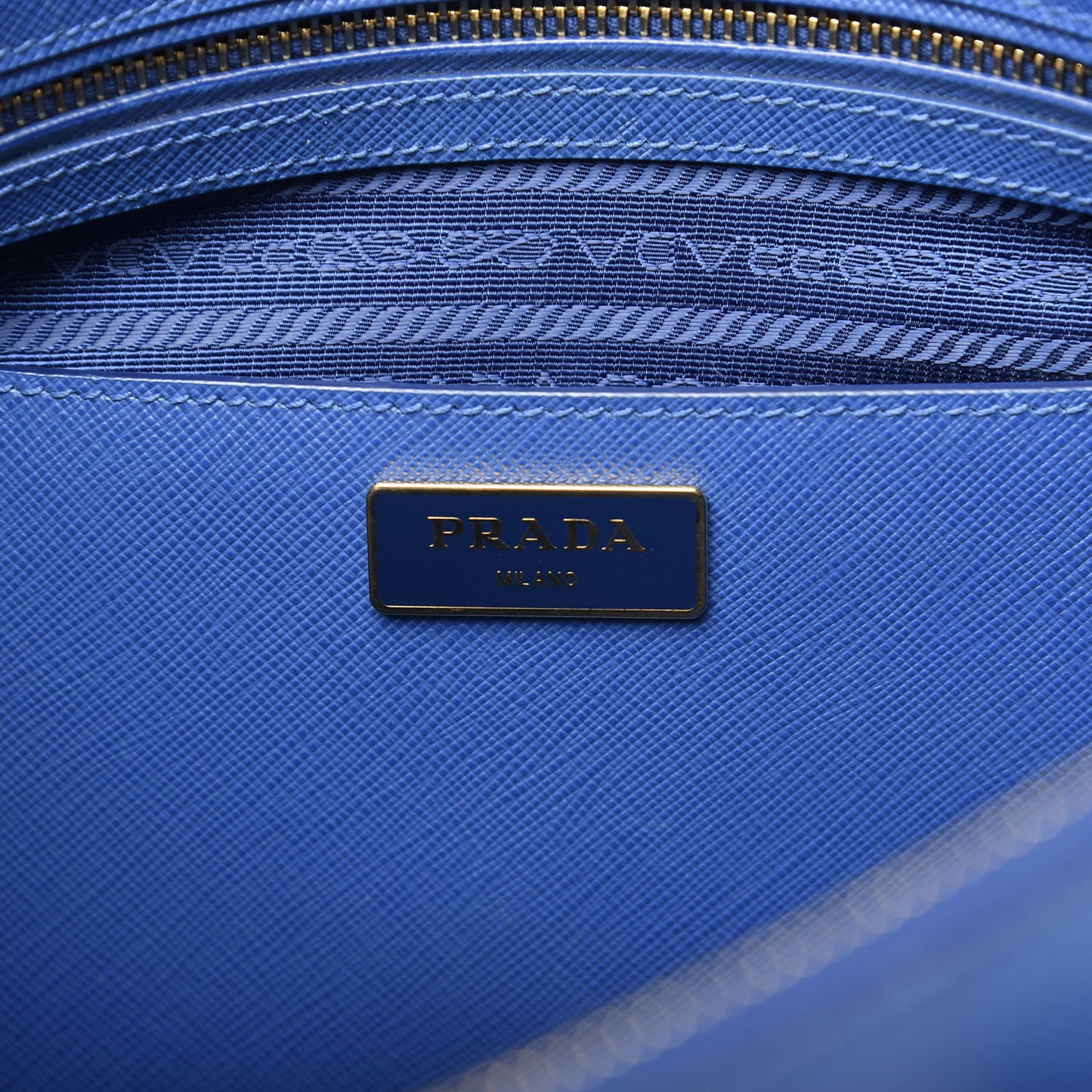 Saffiano Medium Galleria Double Zip Tote Azzurro