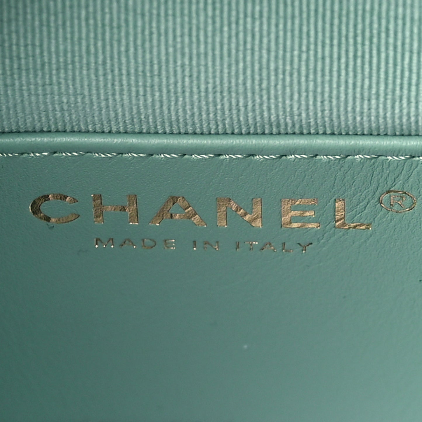 Caviar Quilted Small Round Vanity With Chain Light Green