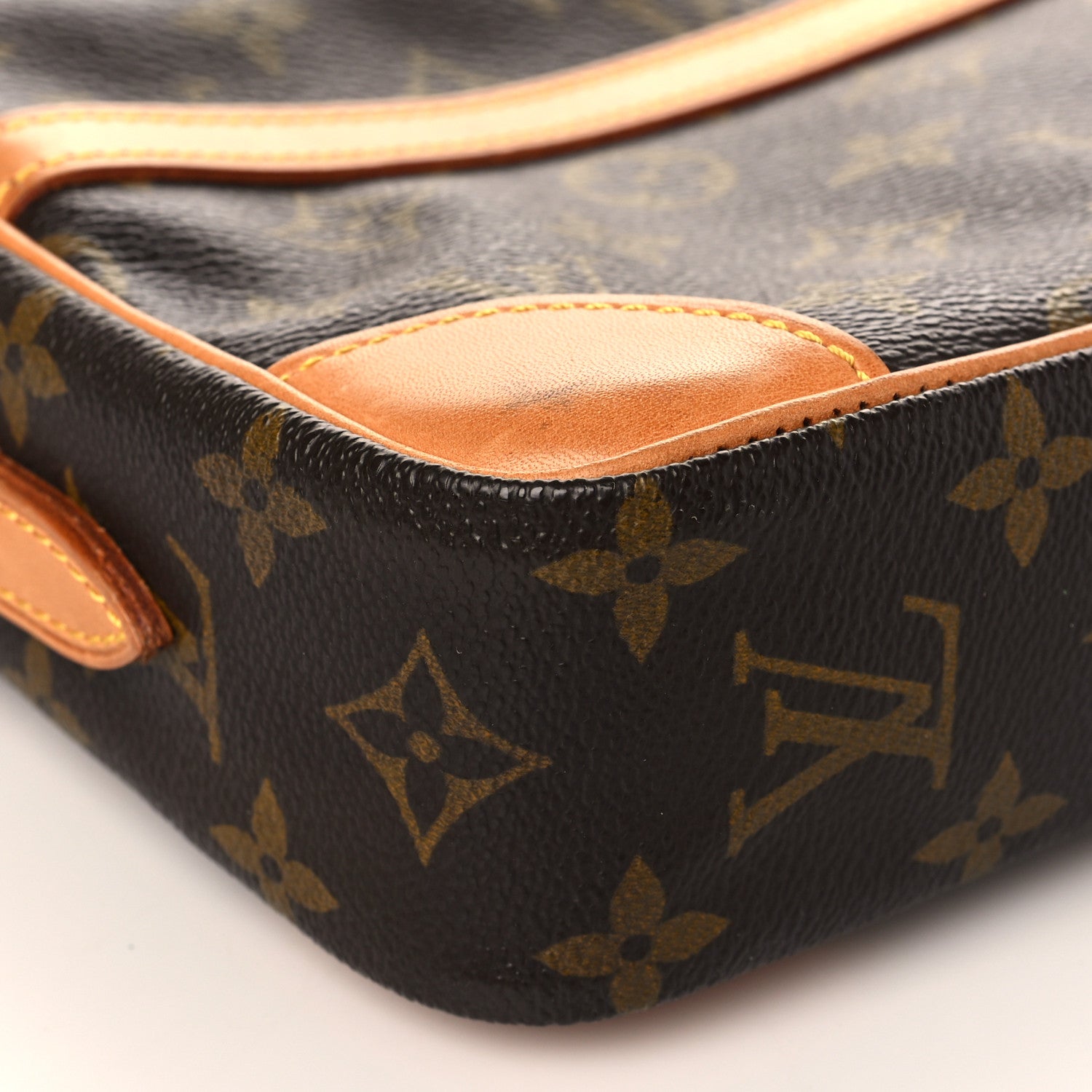 Louis Vuitton Monogram Trocadero 24 8 of 10
