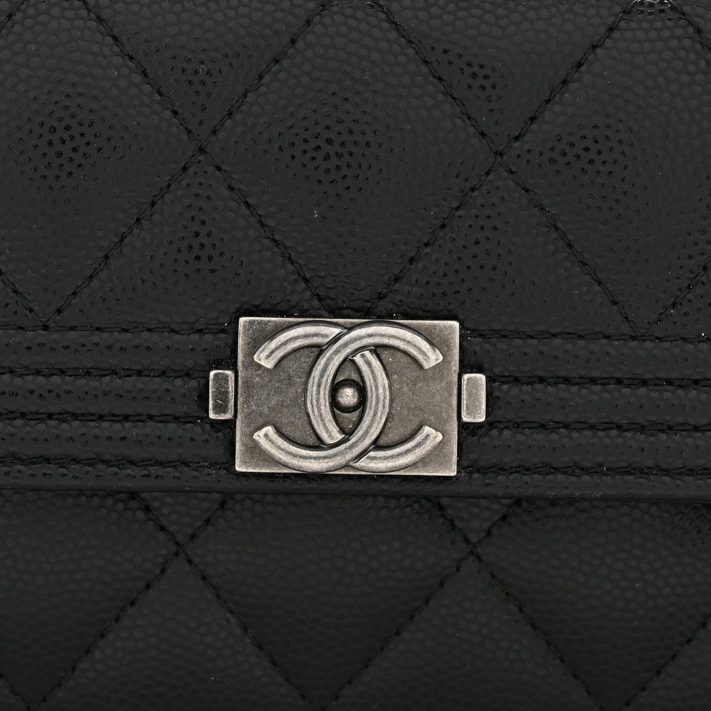 Caviar Quilted Large Boy Gusset Flap Wallet Black