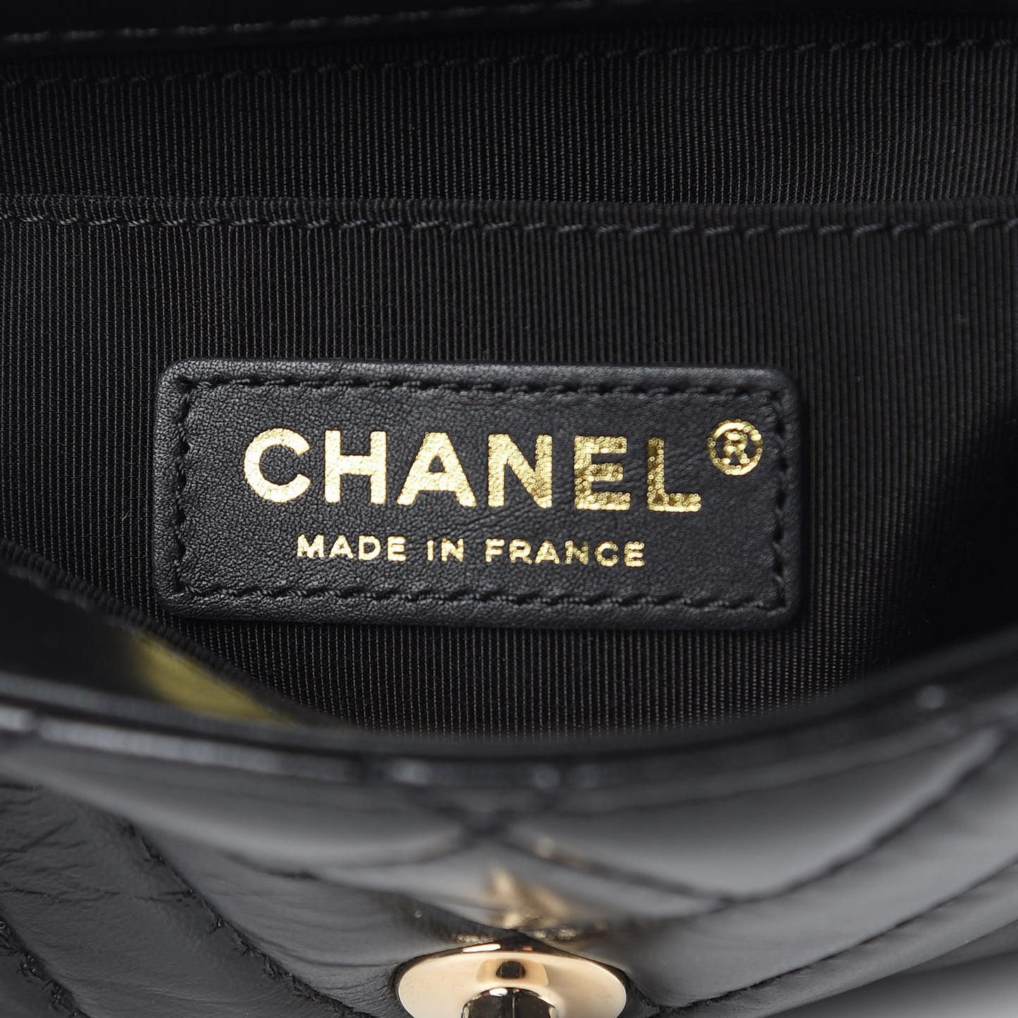 Shiny Lambskin Quilted Small Montcoco Flap Black