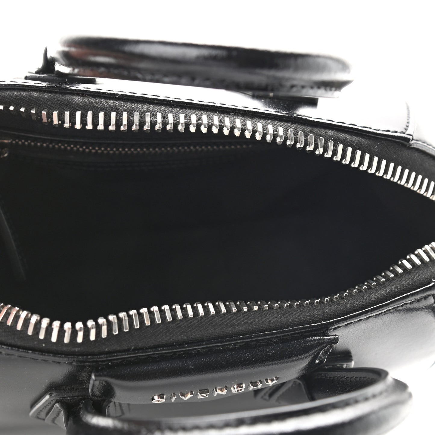 Shiny Lord Calfskin Mini Antigona Black