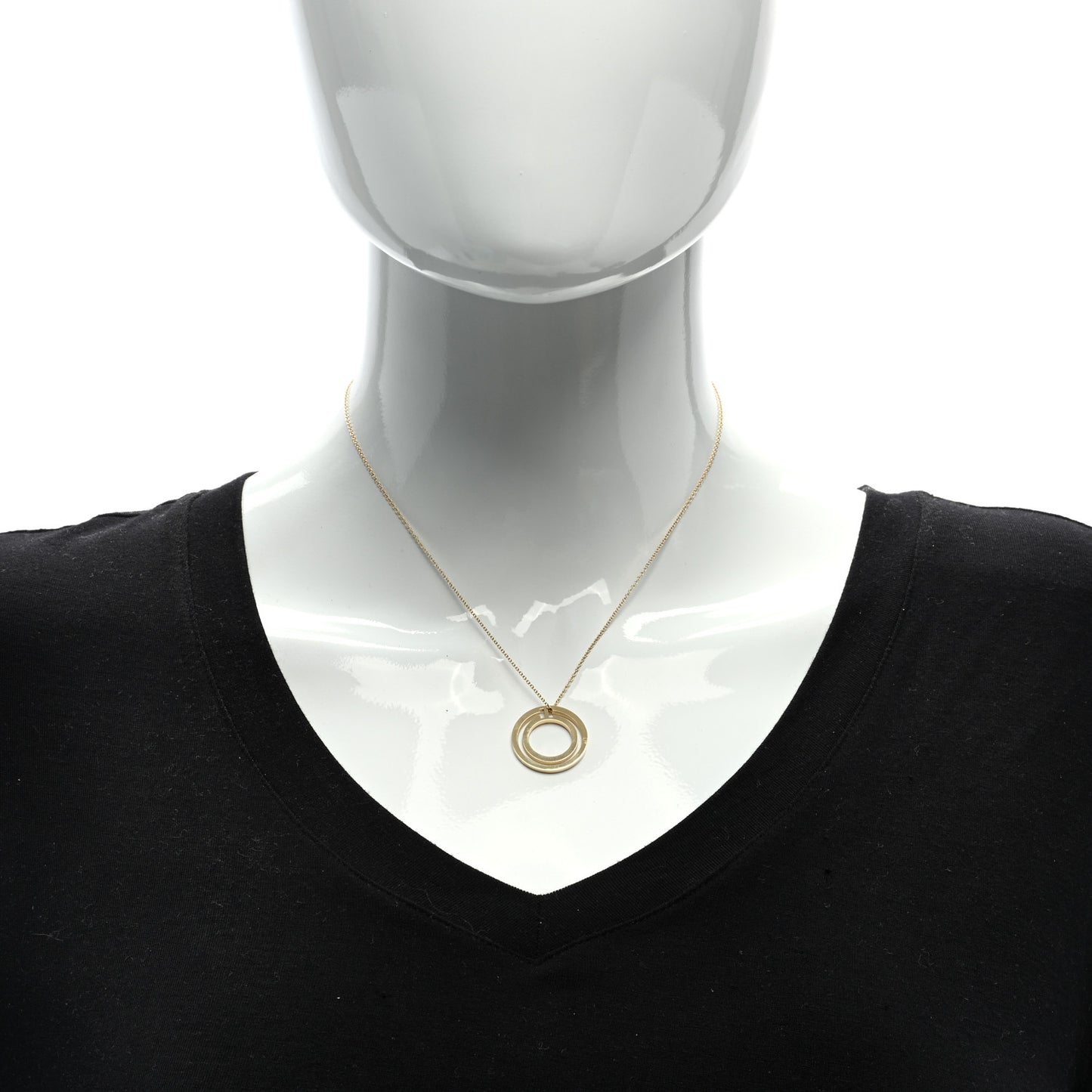 18K Yellow Gold T Circle Pendant Necklace
