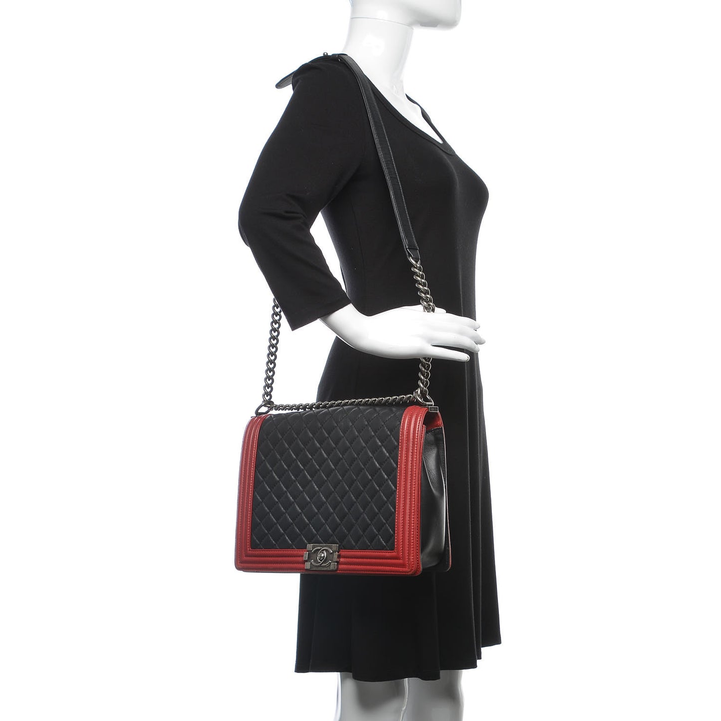 Lambskin Quilted Large Boy Flap Black Red