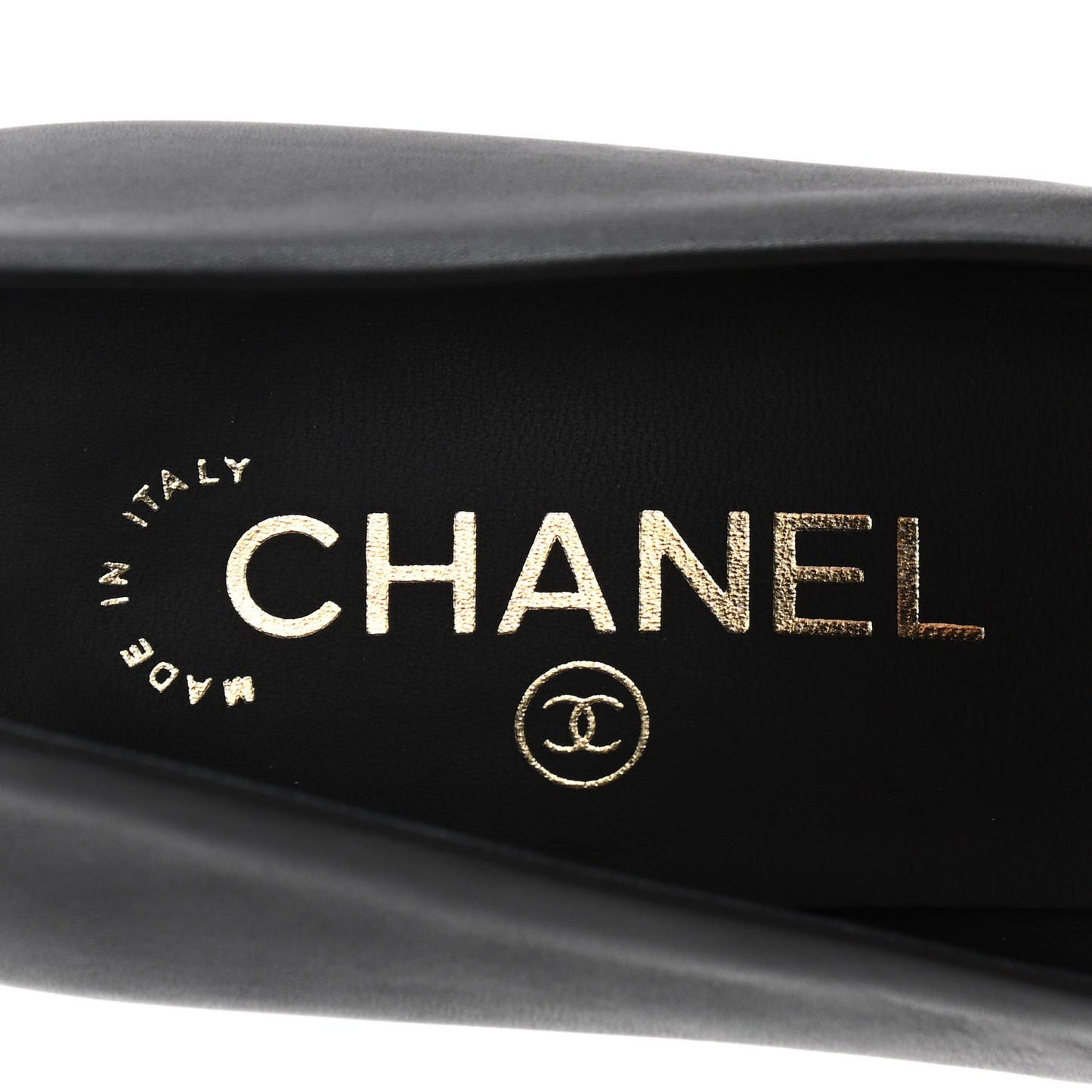 Calfskin Patent Cap Toe Chain Pumps 38.5 Black