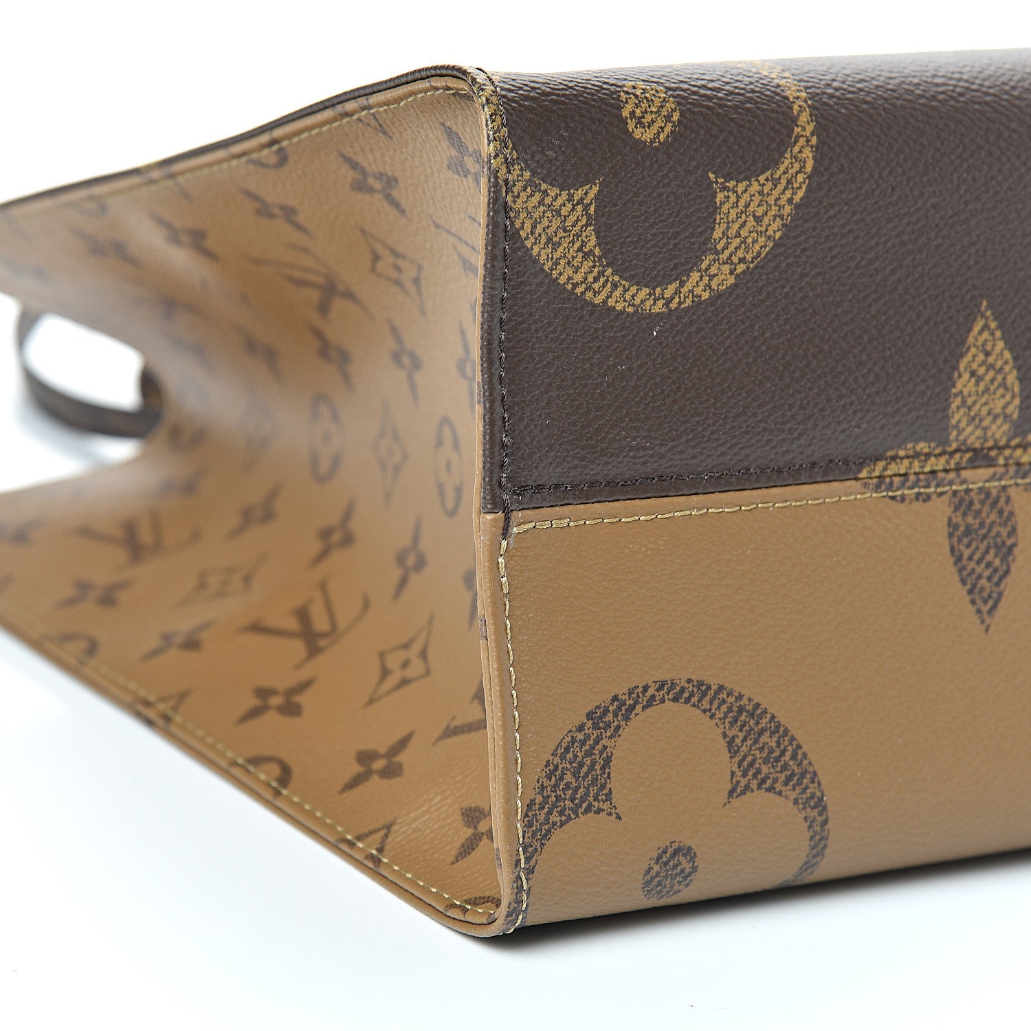 Louis Vuitton Reverse Monogram Giant Onthego MM 8 of 9