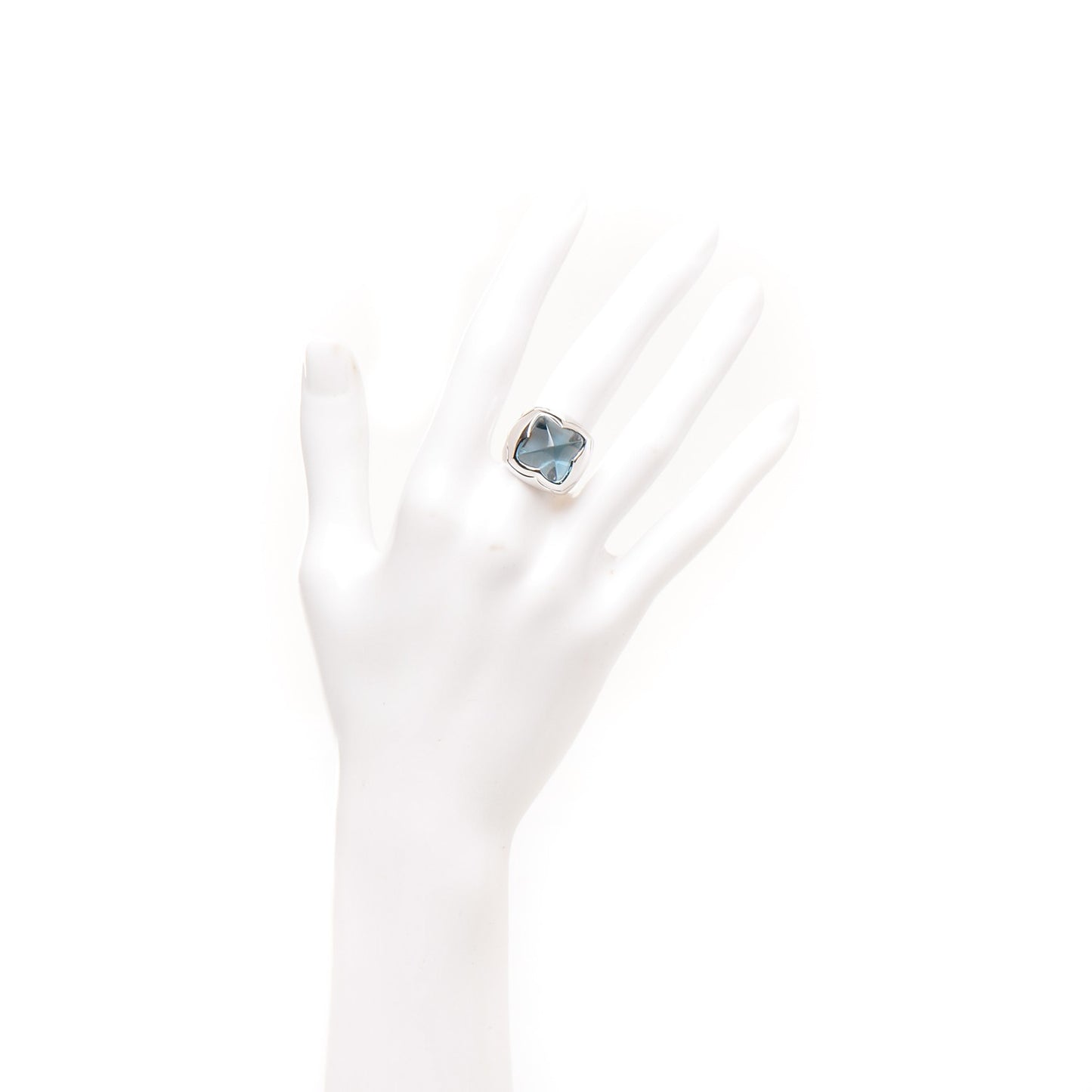 18K White Gold Blue Topaz Piramide Ring 4.5