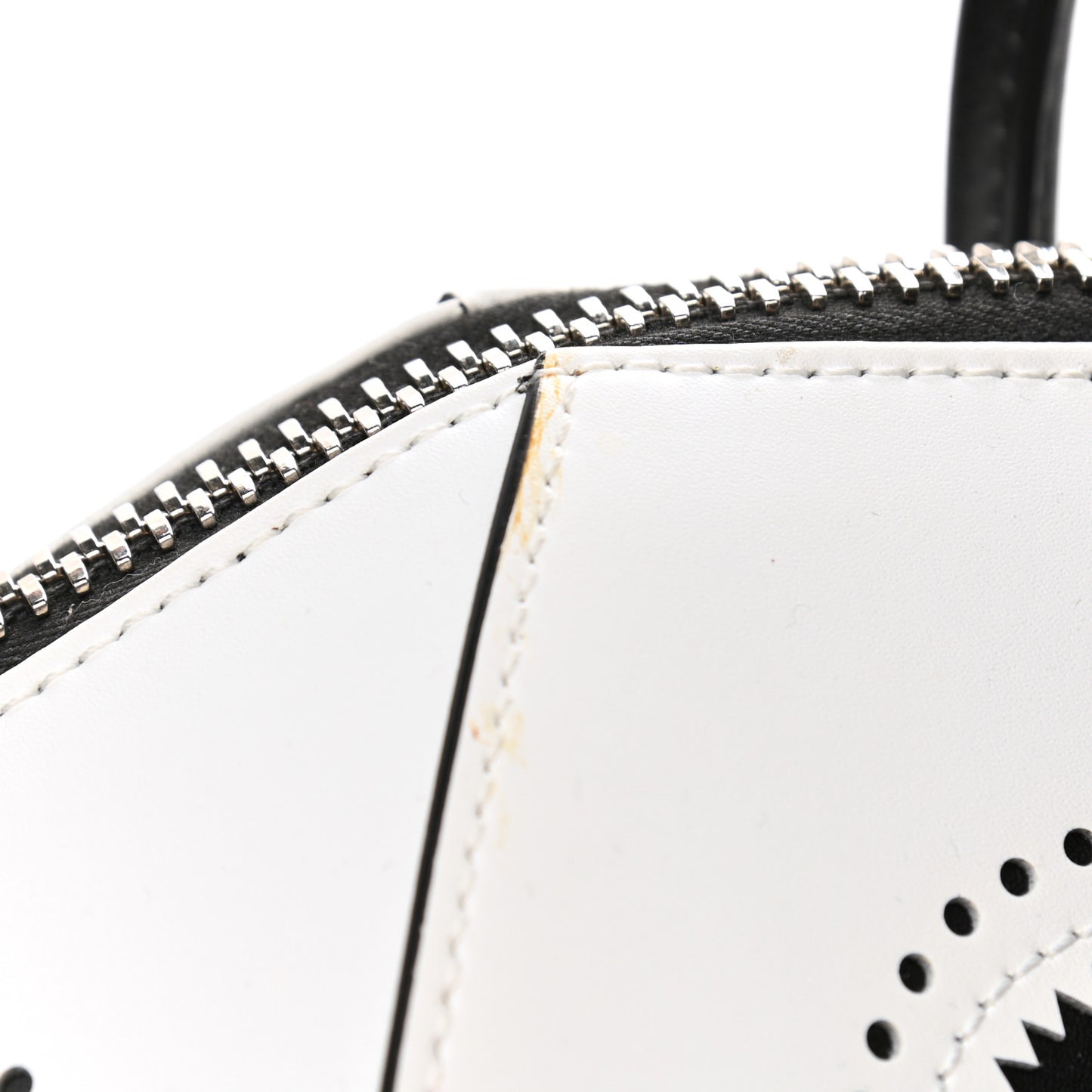 Calfskin Brogue Medium Antigona Black White