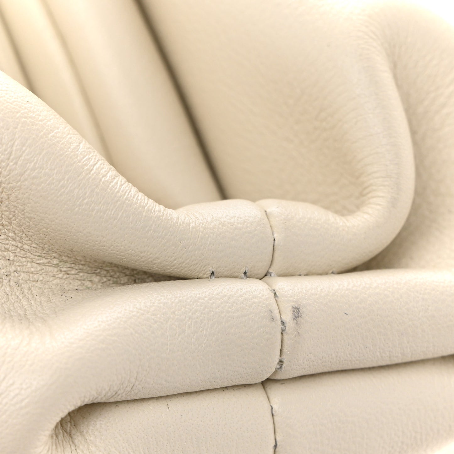 Butter Calfskin The Mini Pouch Plaster