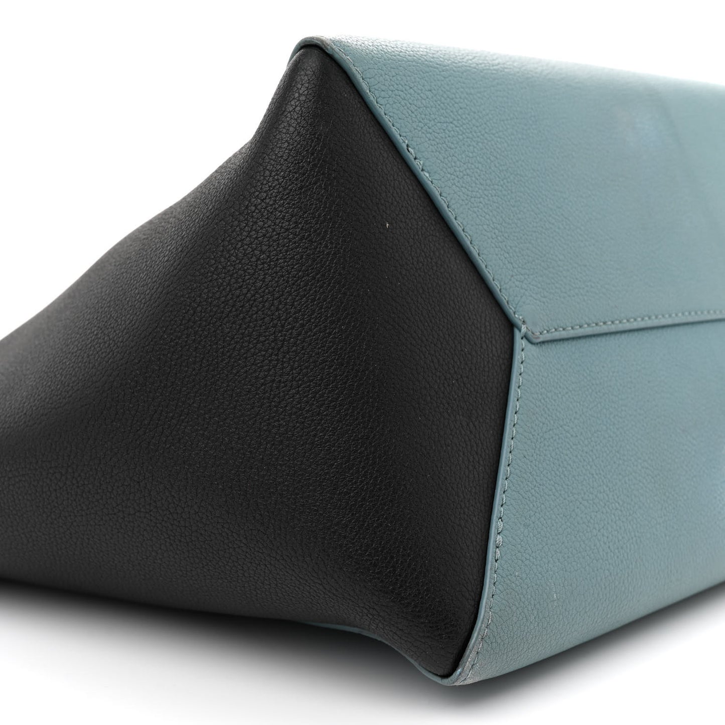 Calfskin Lockme Cabas Sky Black