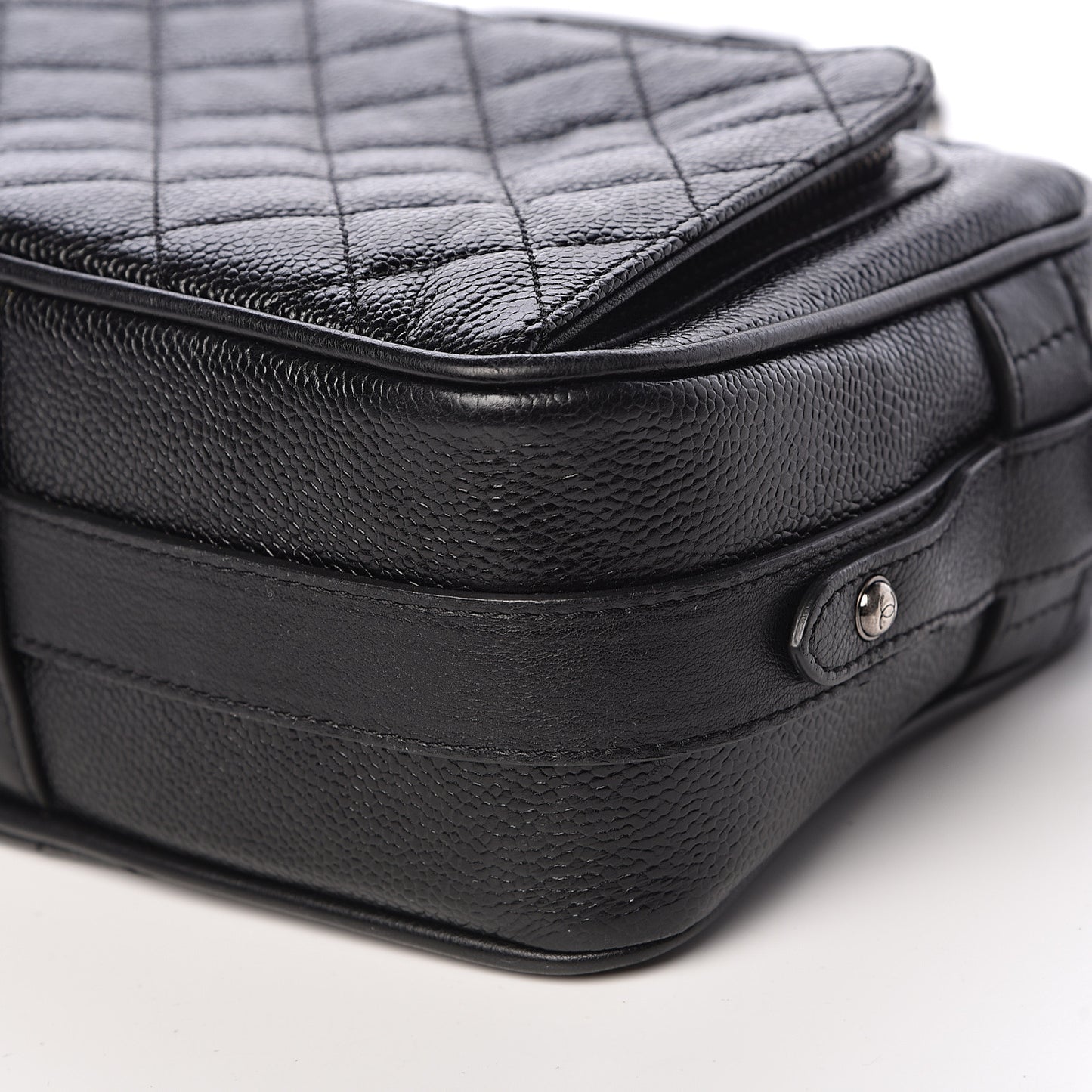 Caviar Quilted Medium Business Trip Camera Bag Black