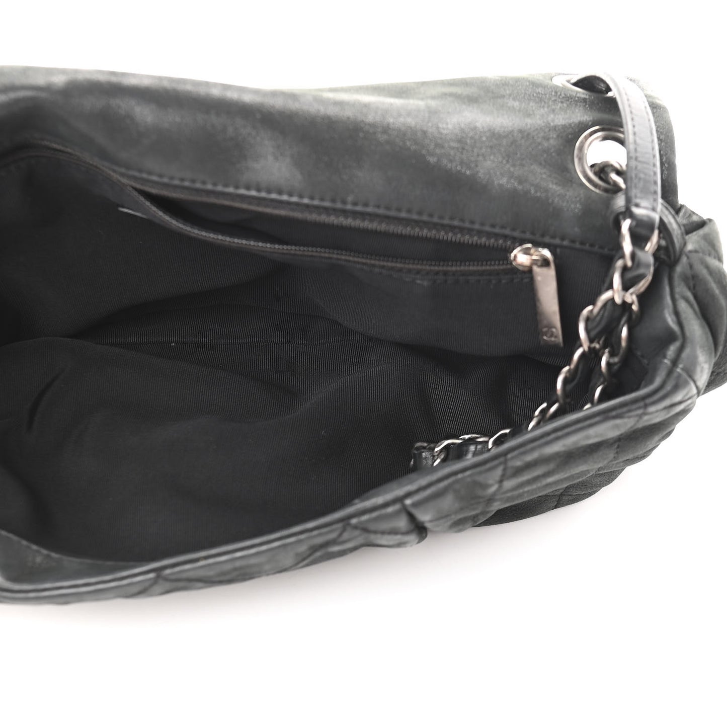 Iridescent Calfskin Large Chic Quilt Flap Black