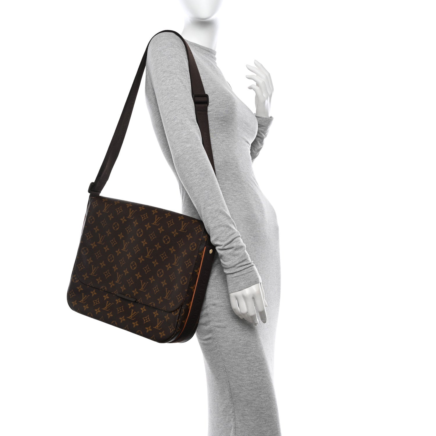 Louis Vuitton Monogram Beaubourg MM Messenger Bag 2 of 11