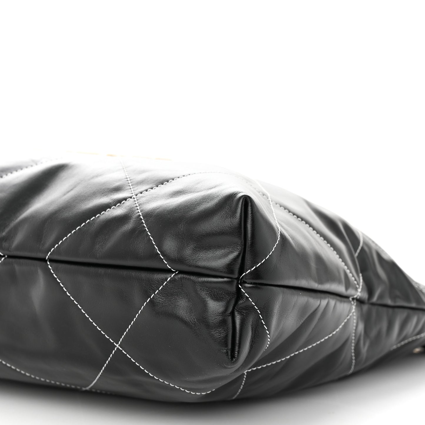 Shiny Calfskin Quilted Chanel 22 Black