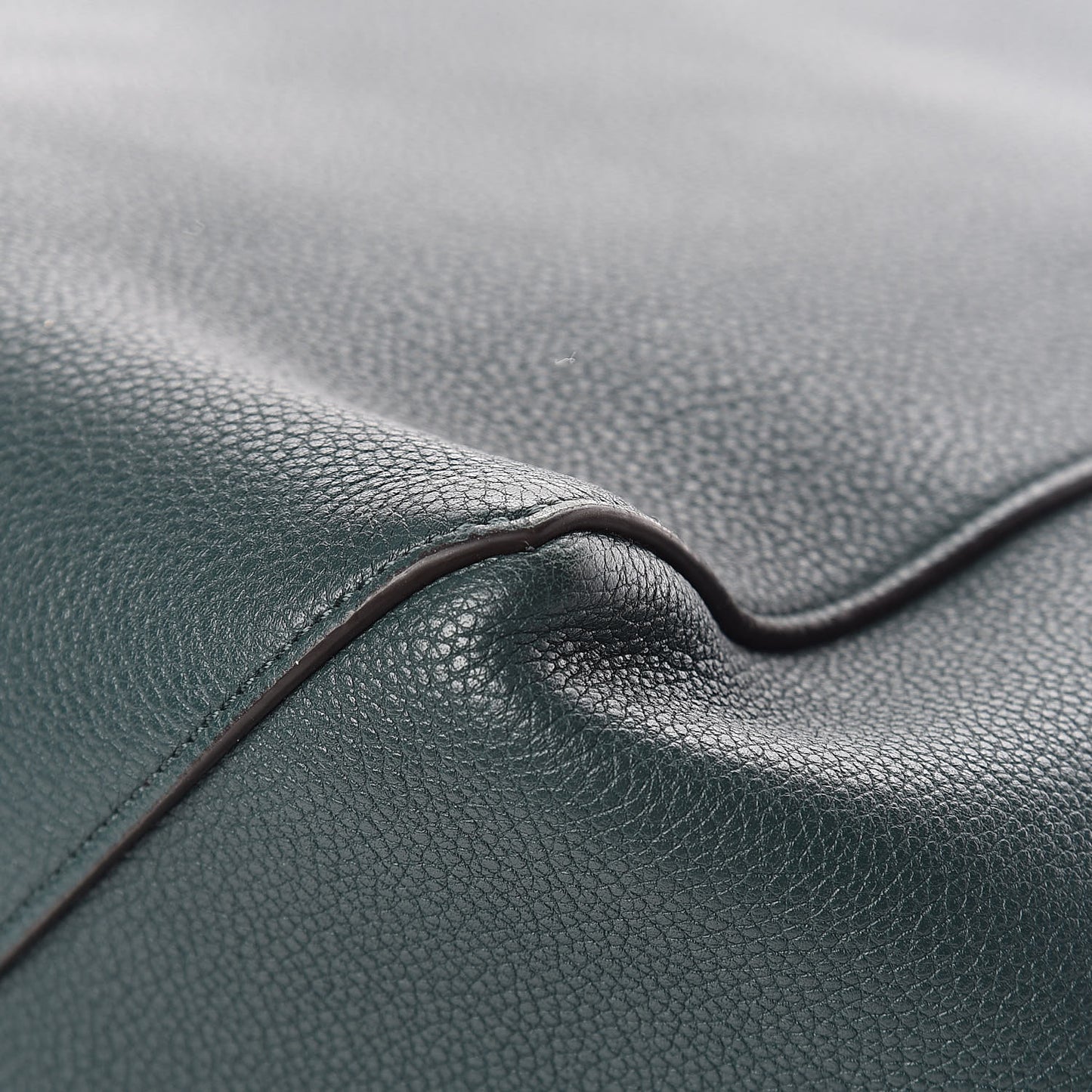 Soft Grained Calfskin Small Belt Cabas Phantom Amazone