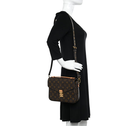Louis Vuitton Monogram Pochette Metis 2 of 10