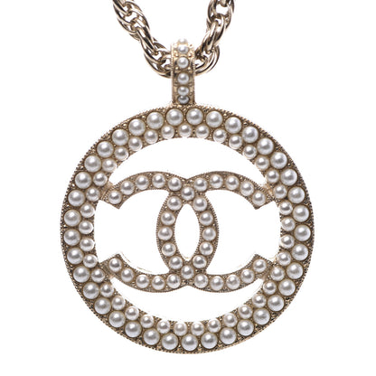 Chanel Pearl CC Round Pendant Necklace Gold 3 of 5
