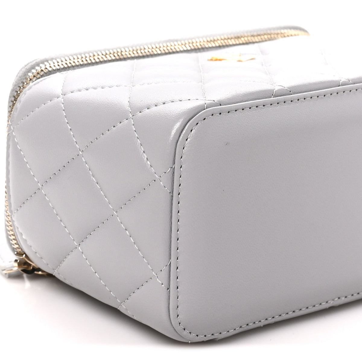 Lambskin Quilted Small Pearl Crush Vanity Case With Chain Grey