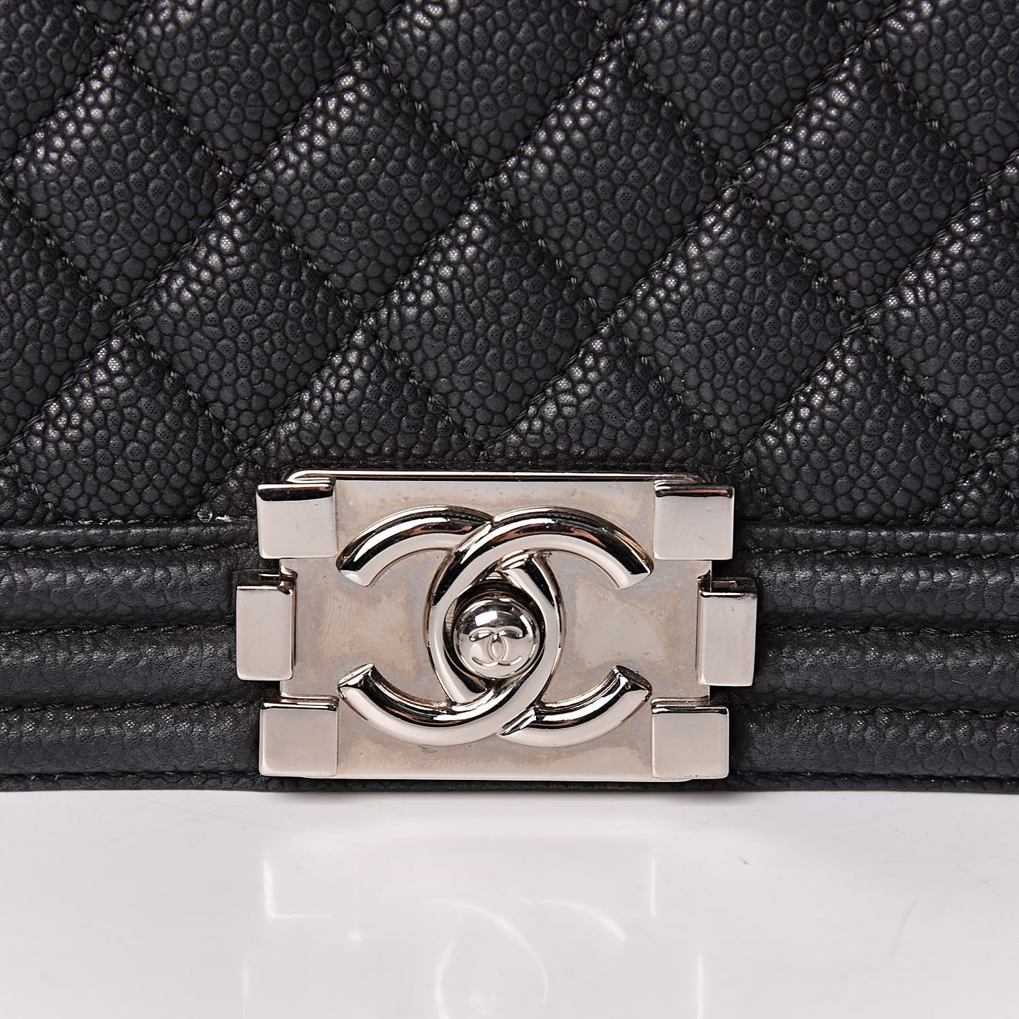 Caviar Quilted Large Boy Flap Black