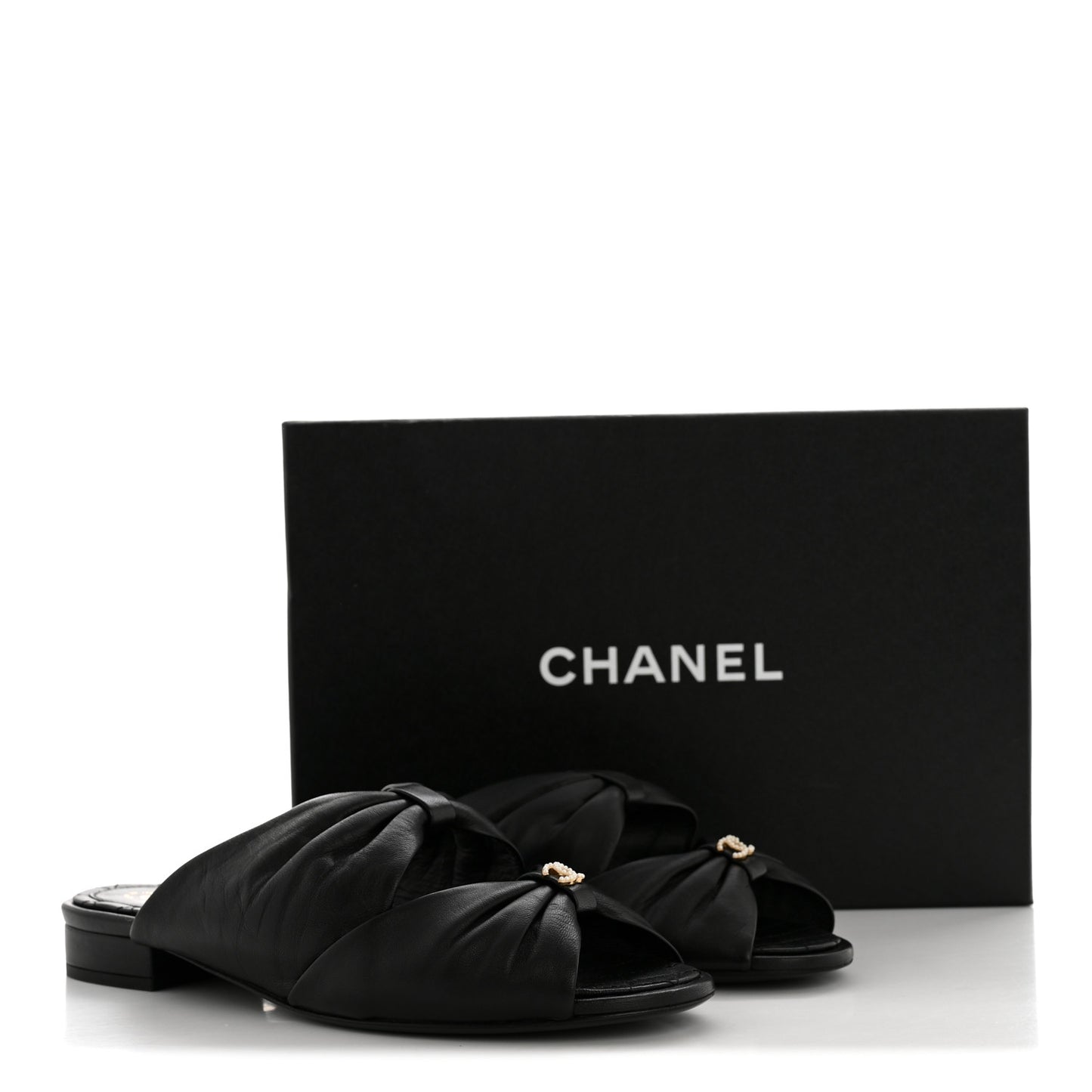 Lambskin Pearl Bow CC Flat Sandals 39 Black