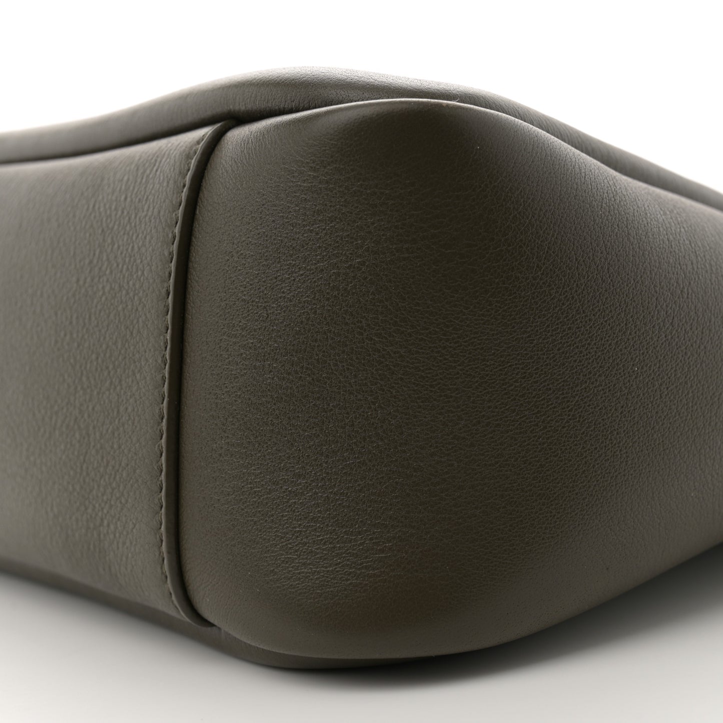 Supple Calfskin Small Le 5 A 7 Soft Hobo Light Musk