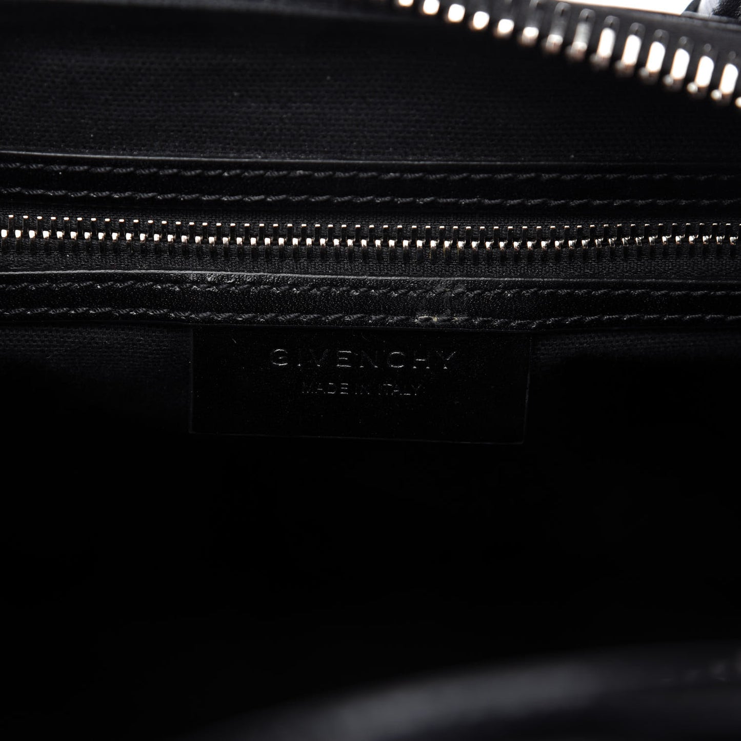 Shiny Lord Calfskin Medium Antigona Black