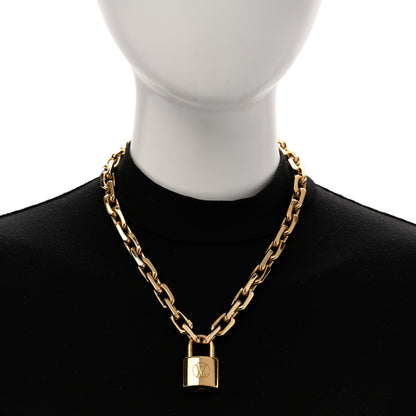 Louis Vuitton LV Edge Necklace Cadenas Gold 2 of 7
