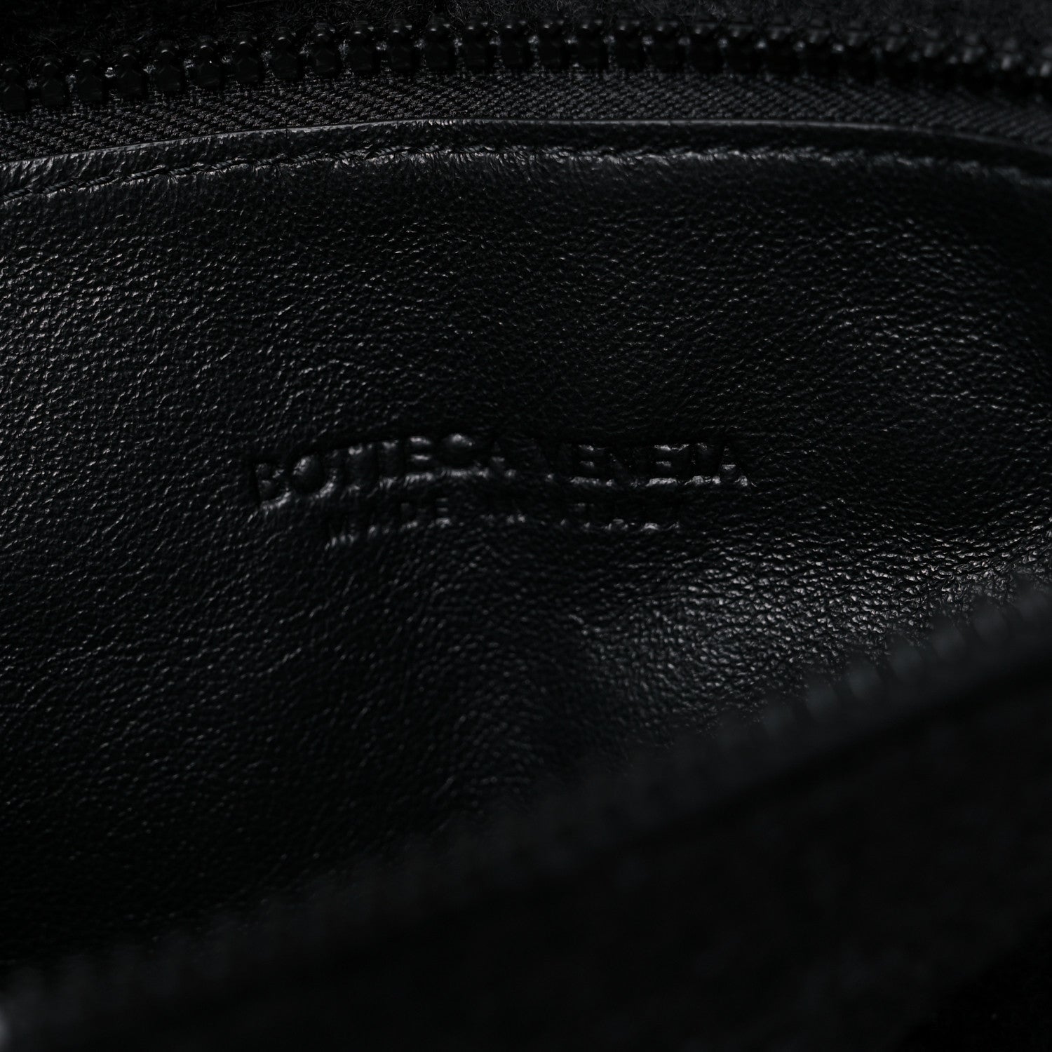 Bottega Veneta Calfskin Maxi Intrecciato Puffy Laptop Pouch Camping 8 of 9