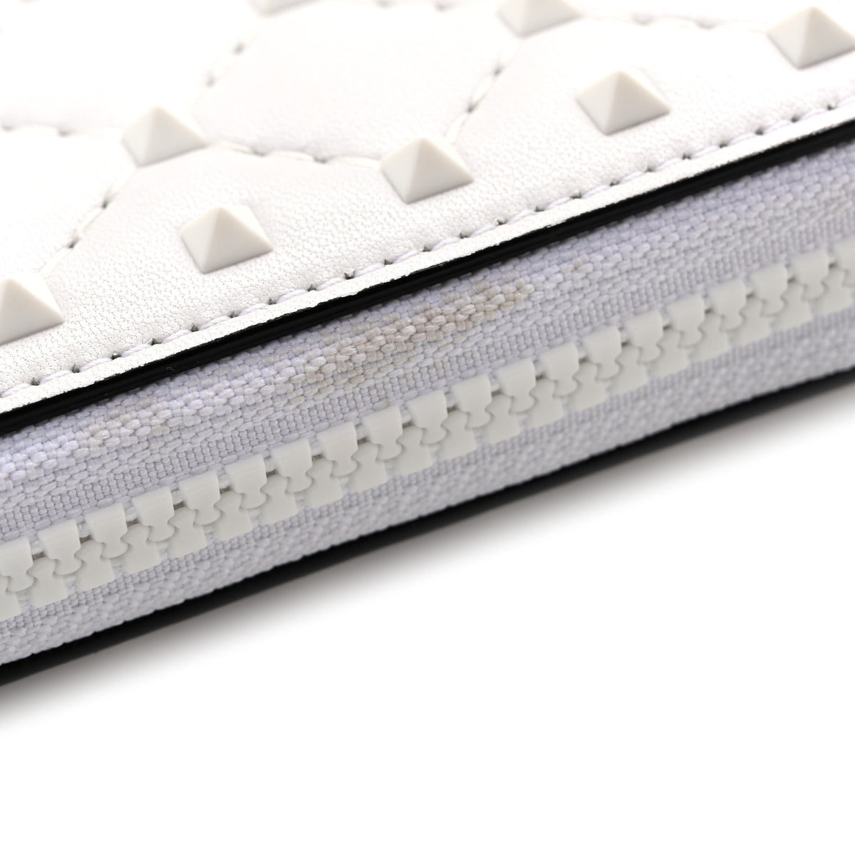 Valentino Garavani Nappa Monochrome Rockstud Spike Zip Around Wallet White 9 of 9