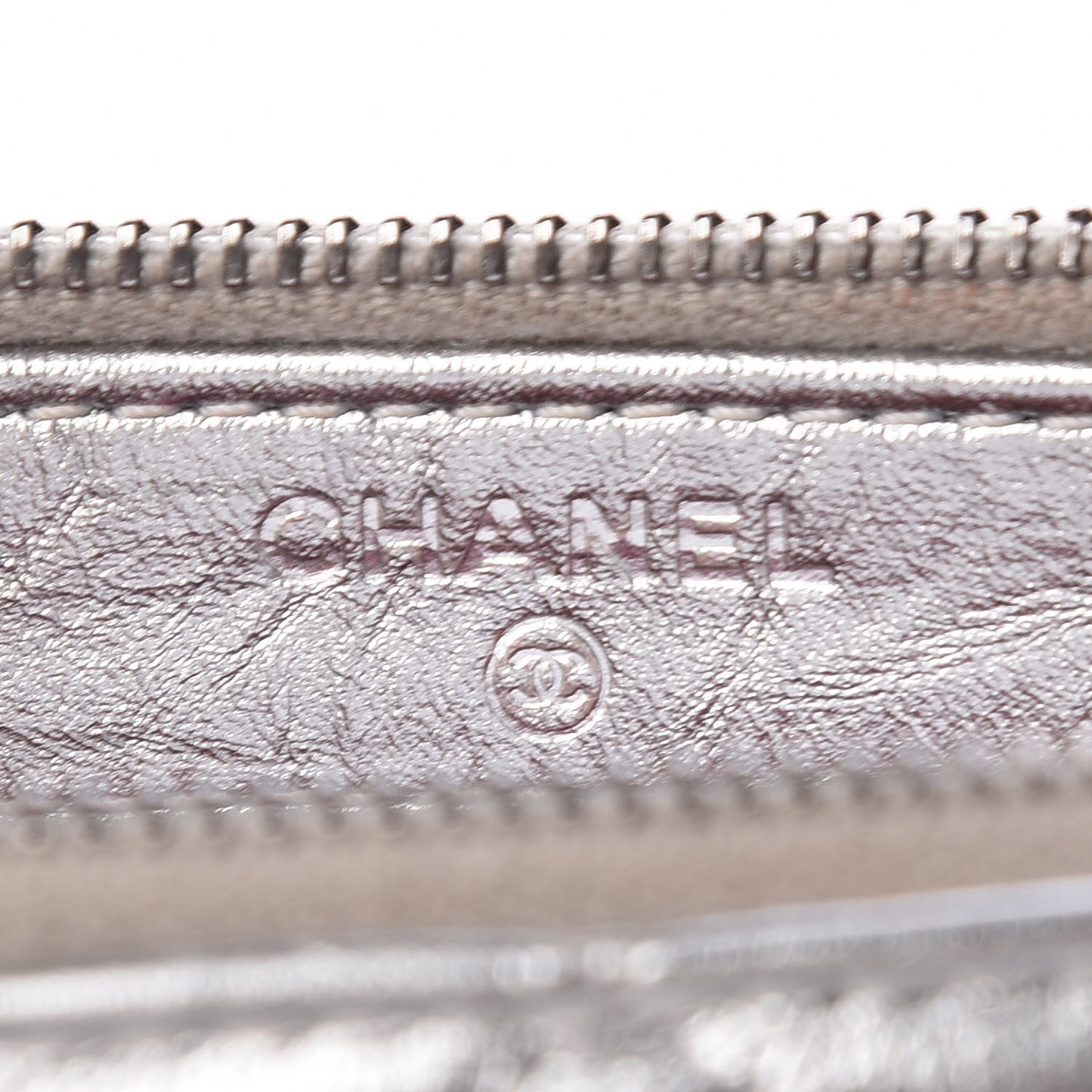 Metallic Lambskin Calfskin Quilted Small Gabrielle Clutch With Chain Silver