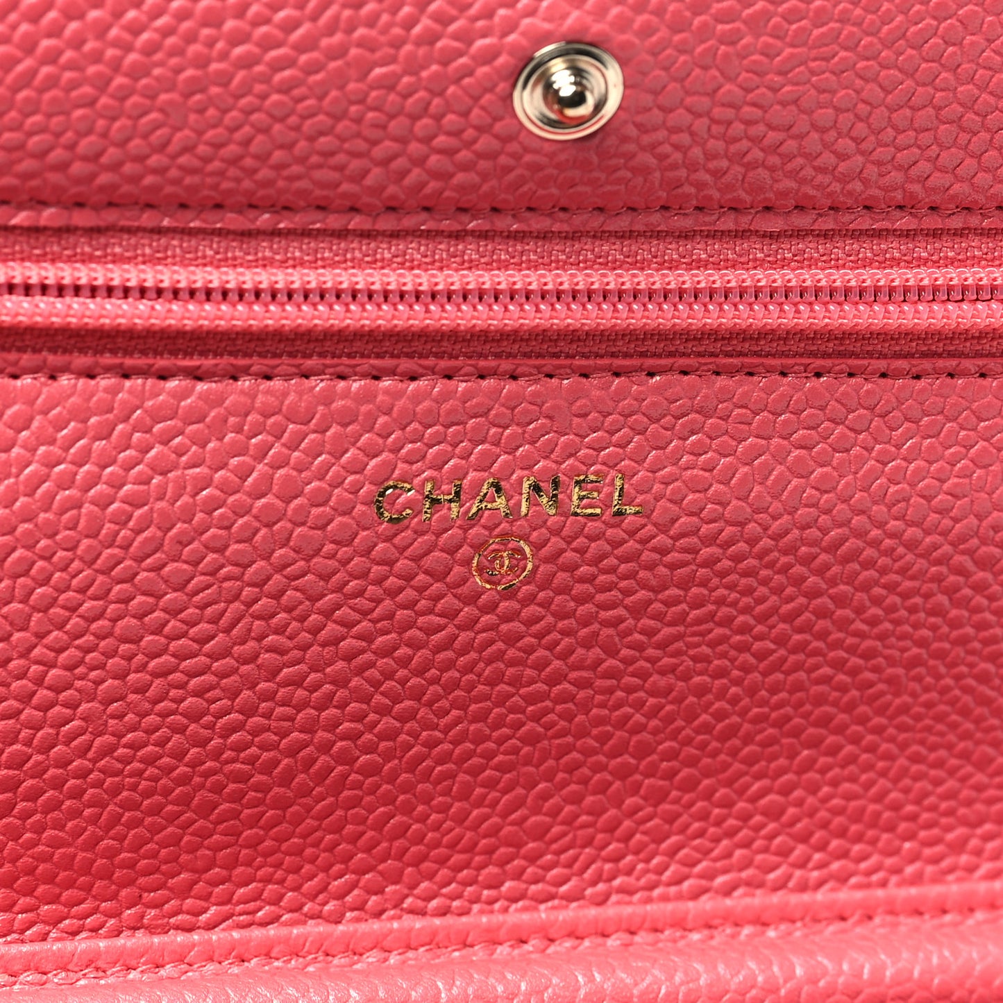 Caviar Quilted Wallet on Chain WOC Pink