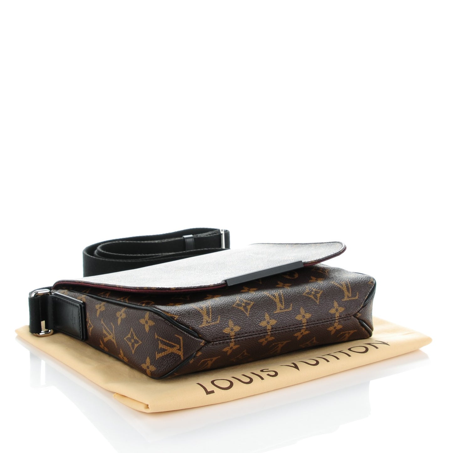 Monogram Macassar District PM