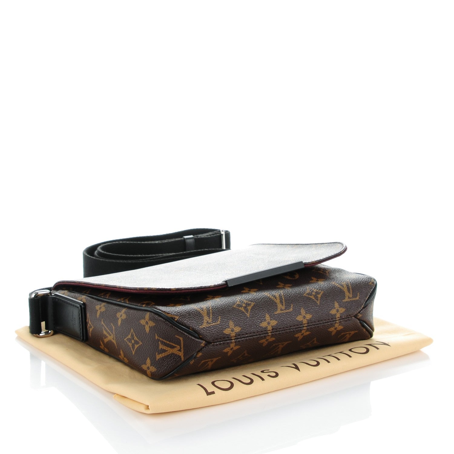 Louis Vuitton Monogram Macassar District PM 4 of 7