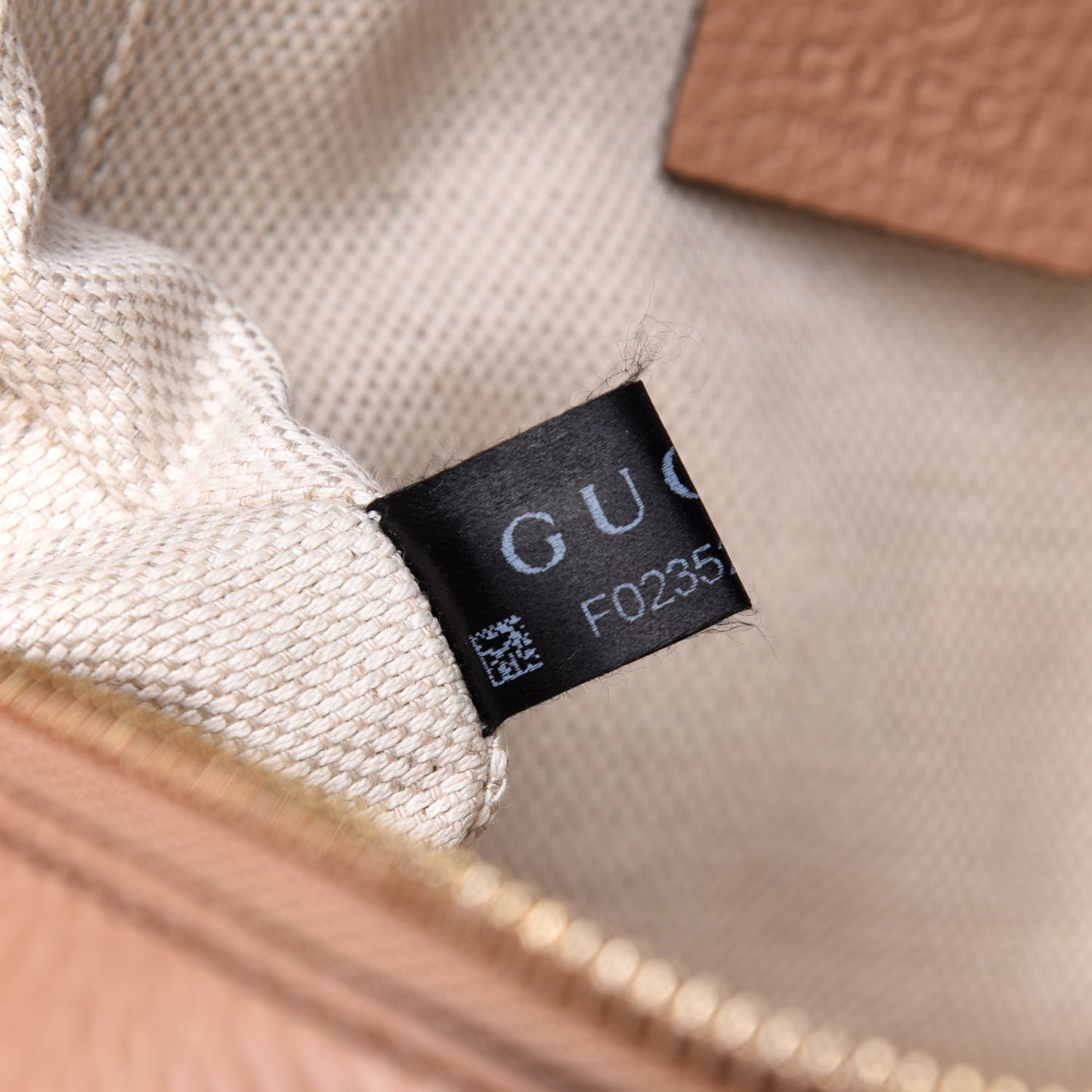 Pebbled Calfskin Small Soho Disco Bag Camelia