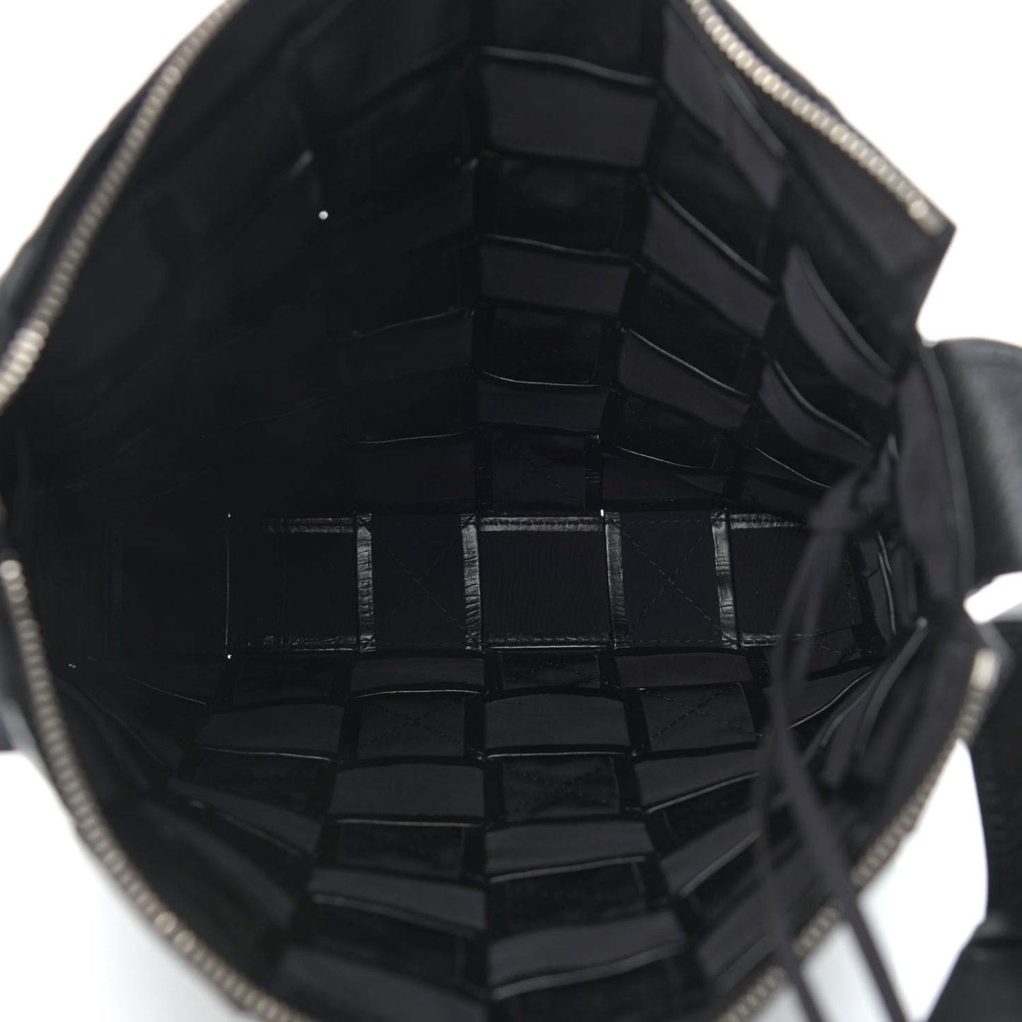 Paper Calfskin Maxi Intrecciato Cassette Messenger Black