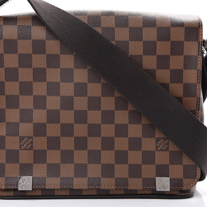 Louis Vuitton Damier Ebene District PM 7 of 9