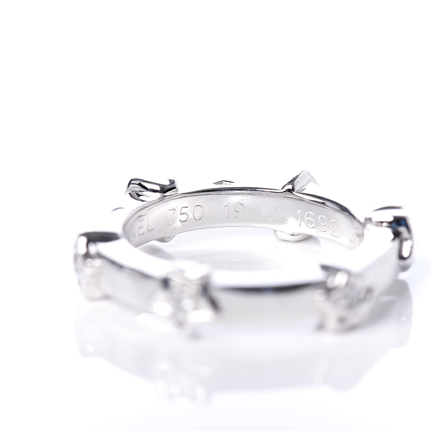 18K White Gold Diamond Comete Band Ring 47 4