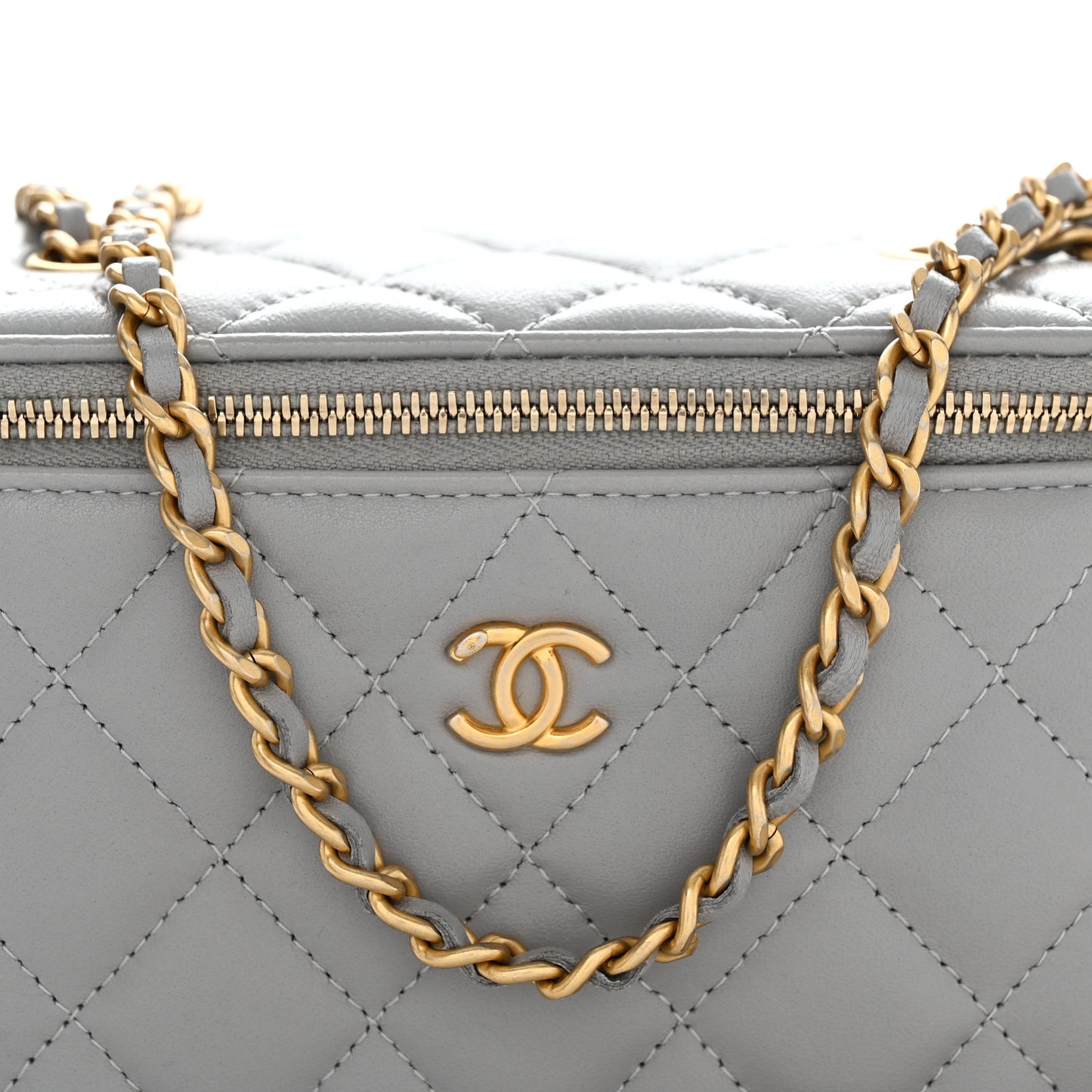 Lambskin Quilted Small Pearl Crush Vanity Case With Chain Grey