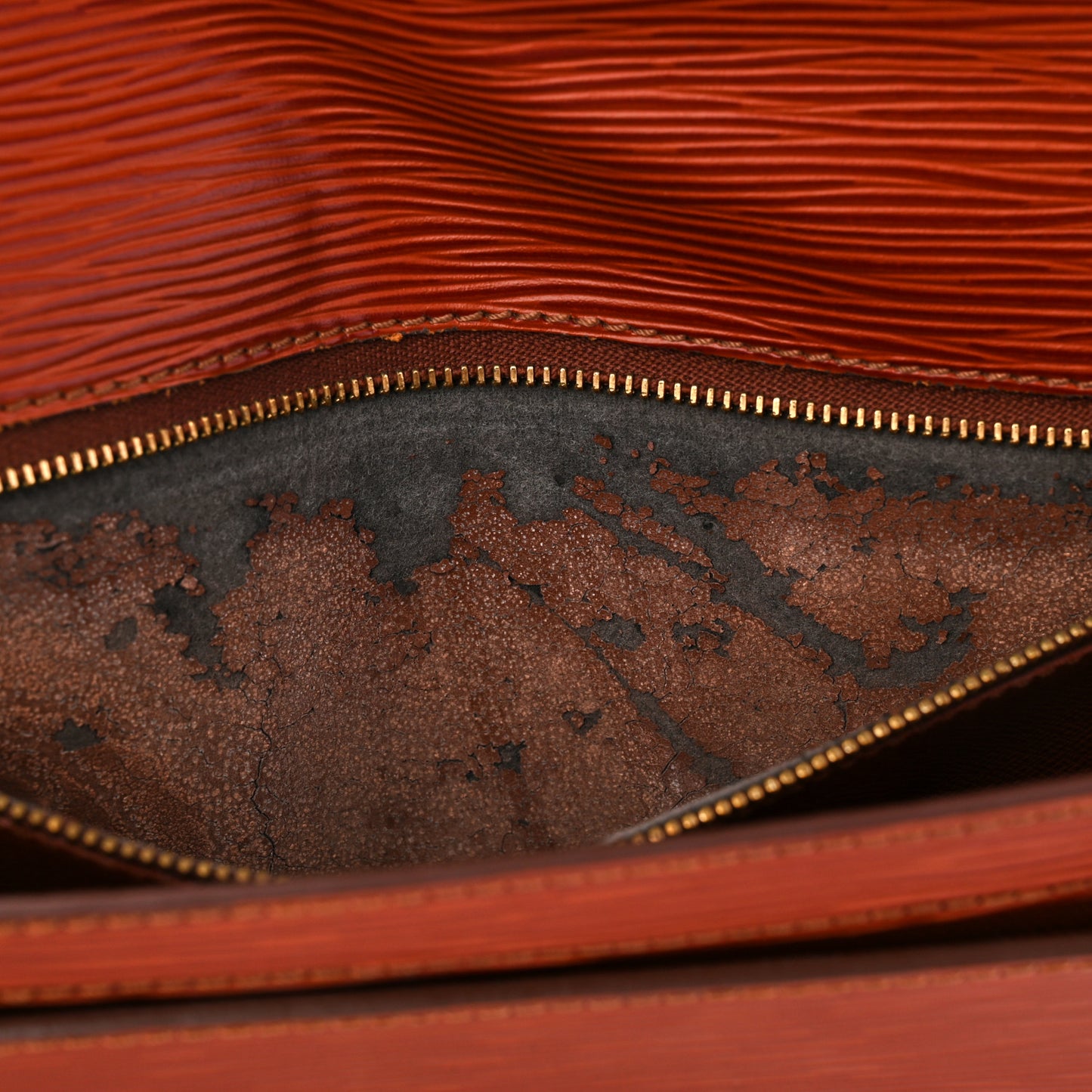 Epi Pochette Sellier Dragonne Kenyan Fawn