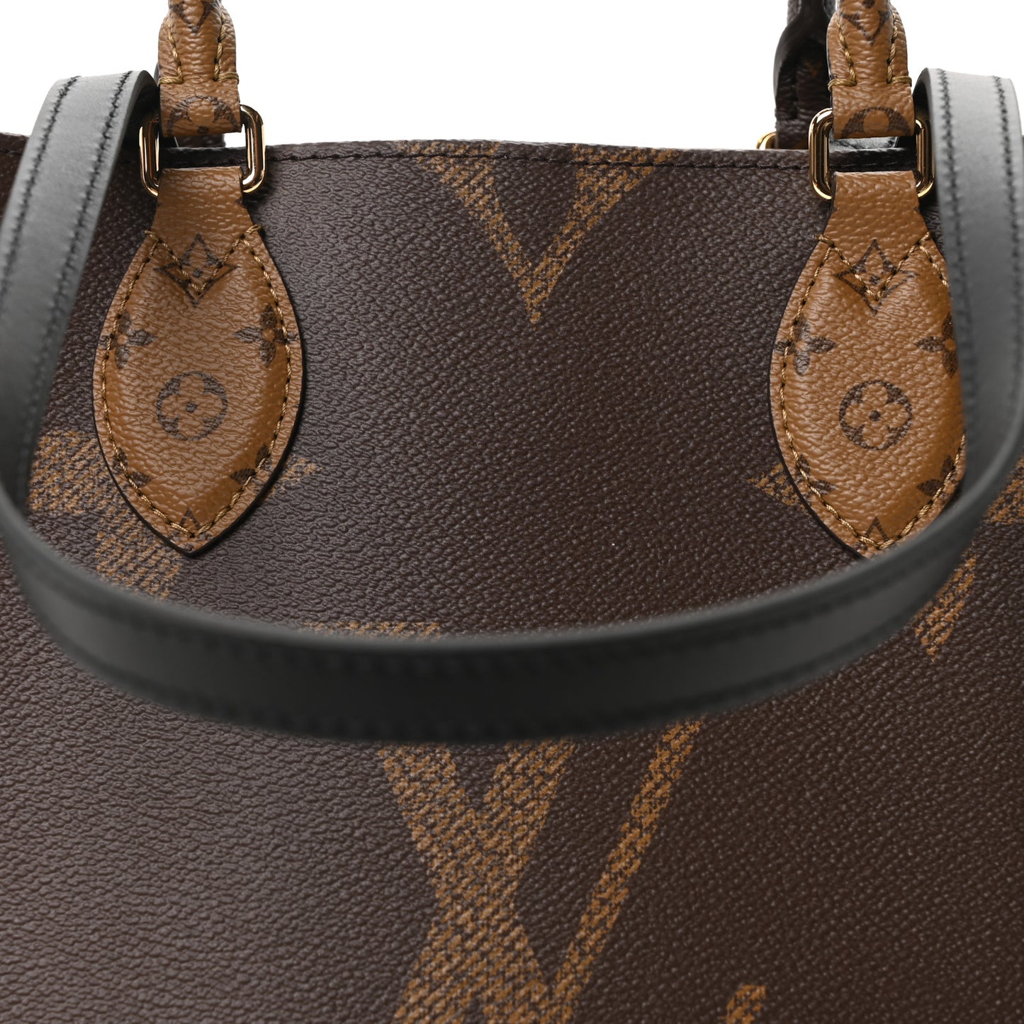 Reverse Monogram Giant Onthego MM