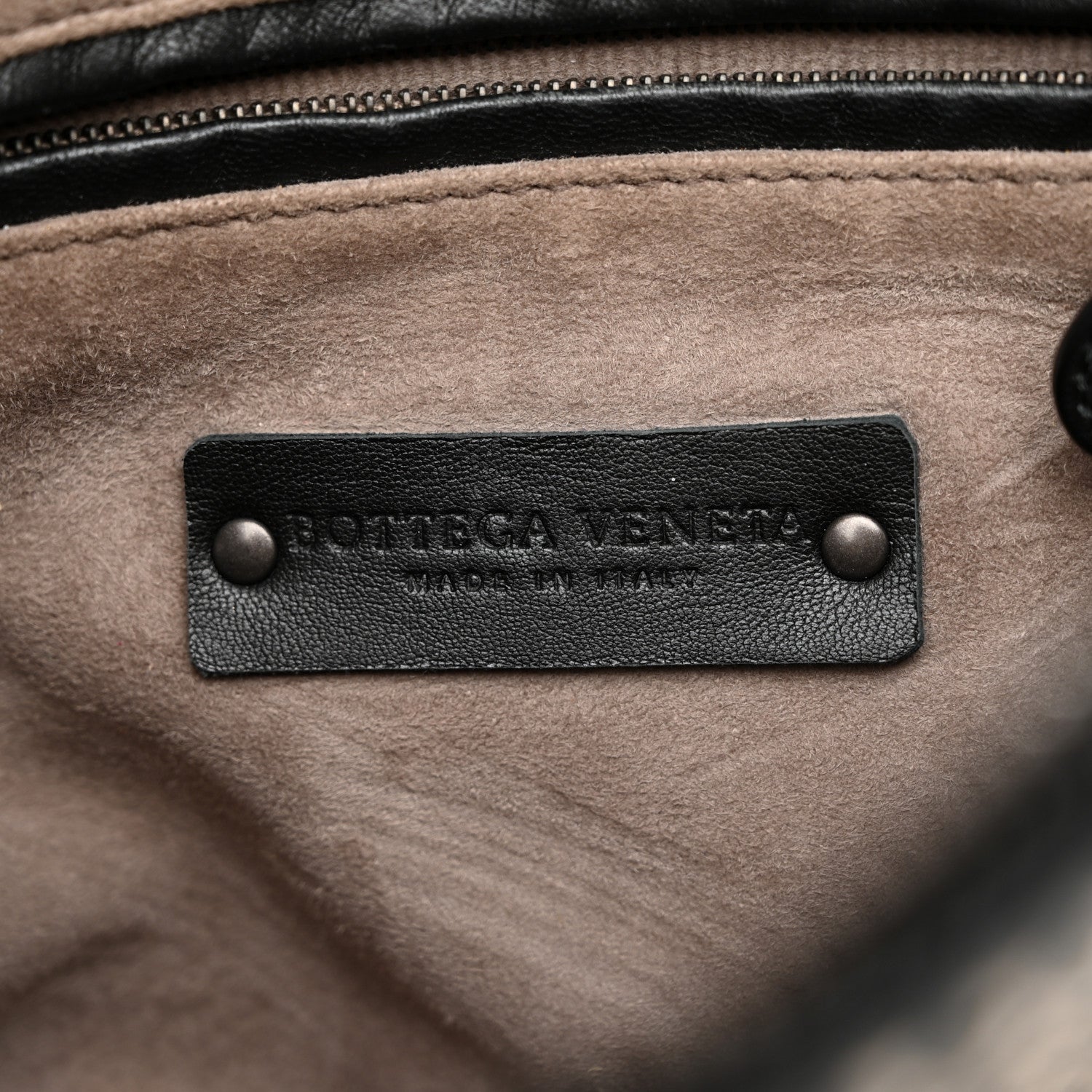 Bottega Veneta Nappa Ayers Cravaterria Intrecciato Nodini Bag Off White Black 7 of 12