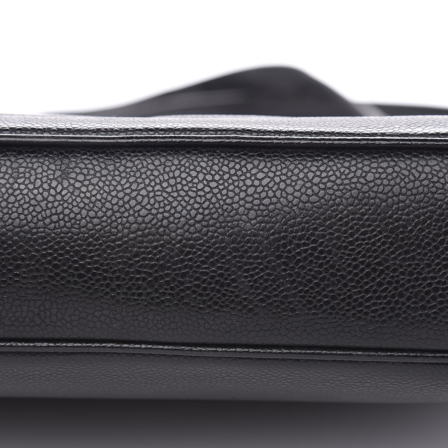 Caviar CC Shoulder Bag Black