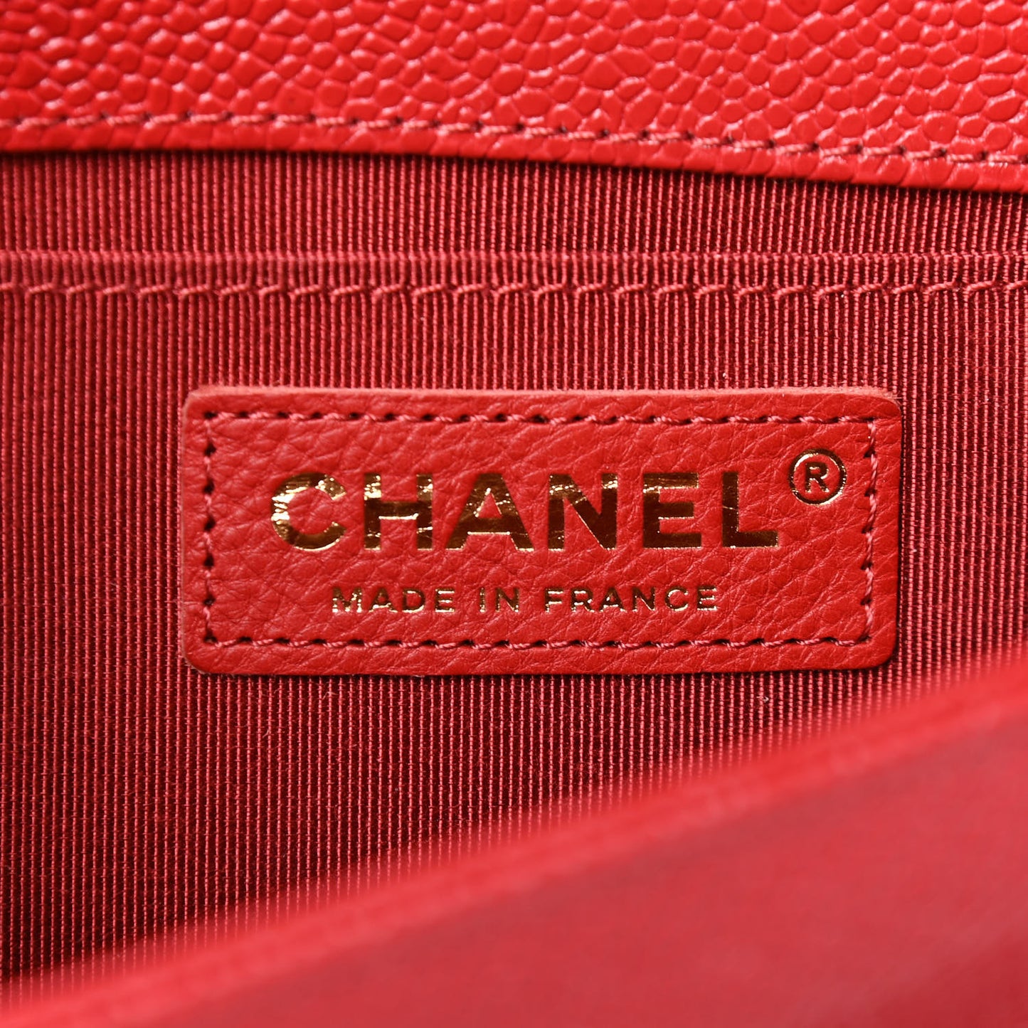 Caviar Quilted Medium Boy Flap Red