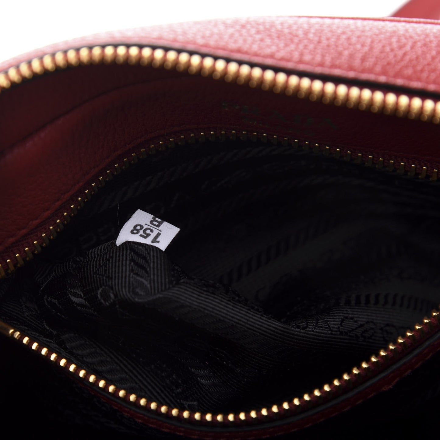 Vitello Daino Camera Crossbody Rosso