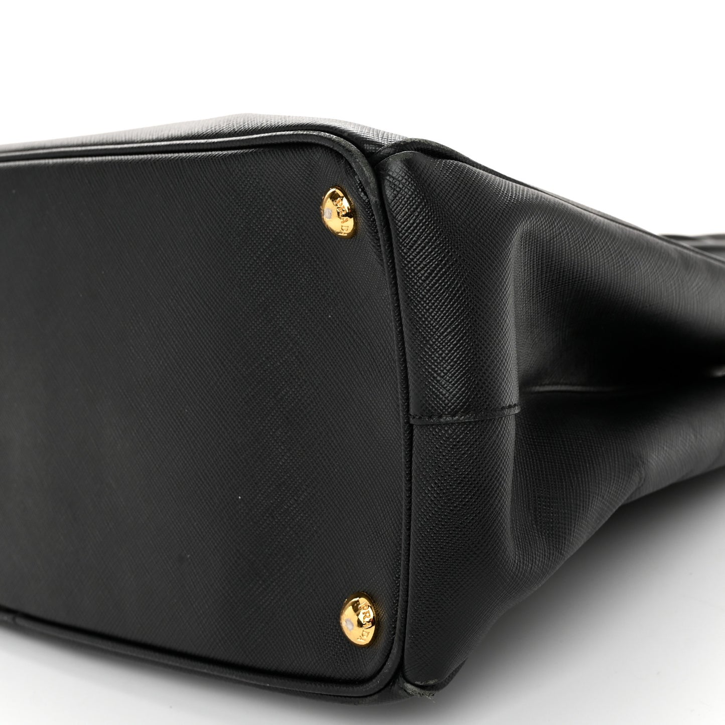 Saffiano Medium Galleria Double Zip Tote Black