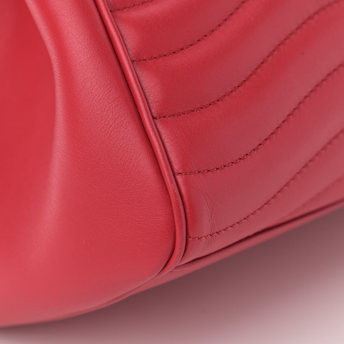 Calfskin New Wave Chain Tote Ecarlate