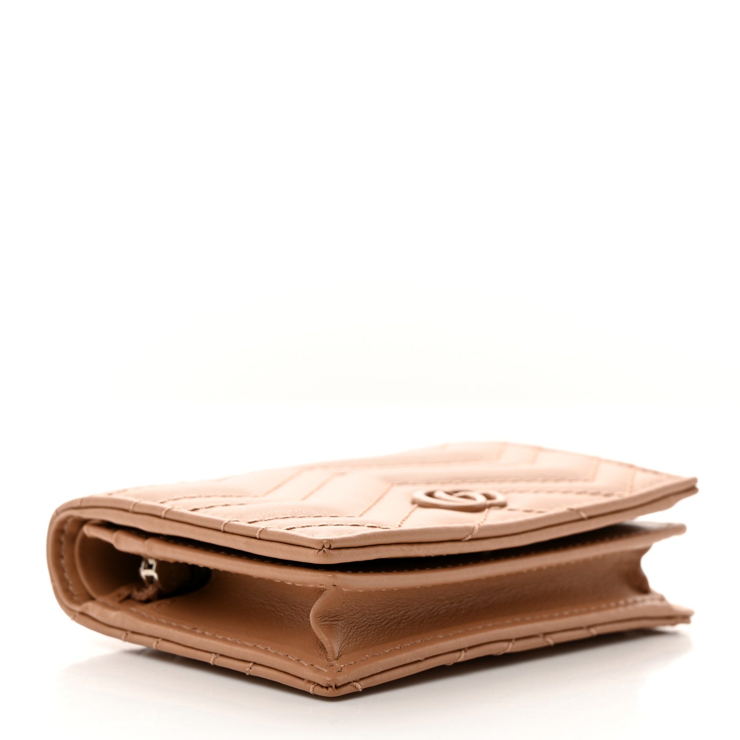 Calfskin Matelasse Monochrome GG Marmont Card Case Wallet Camelia