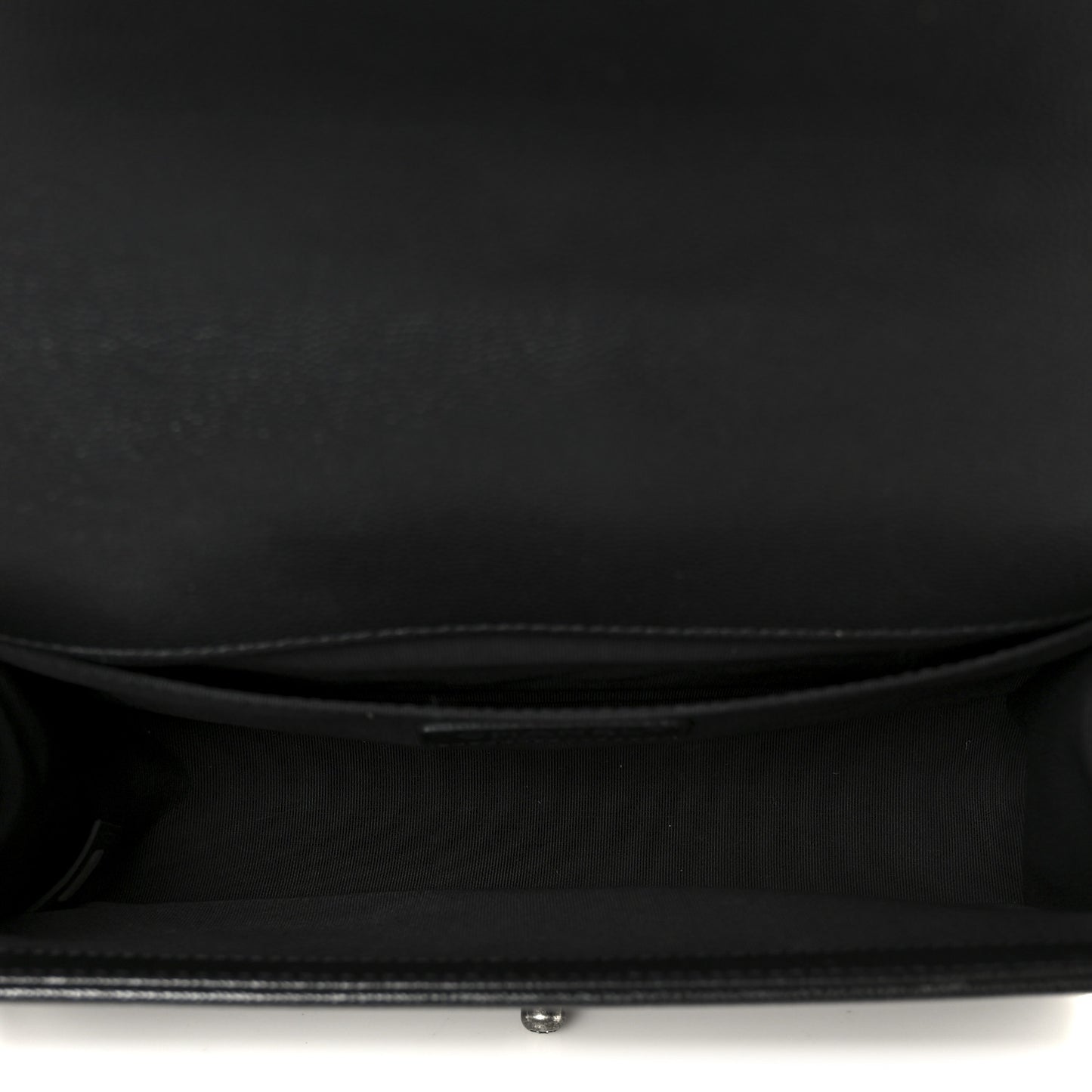 Caviar Quilted Medium Boy Flap Black