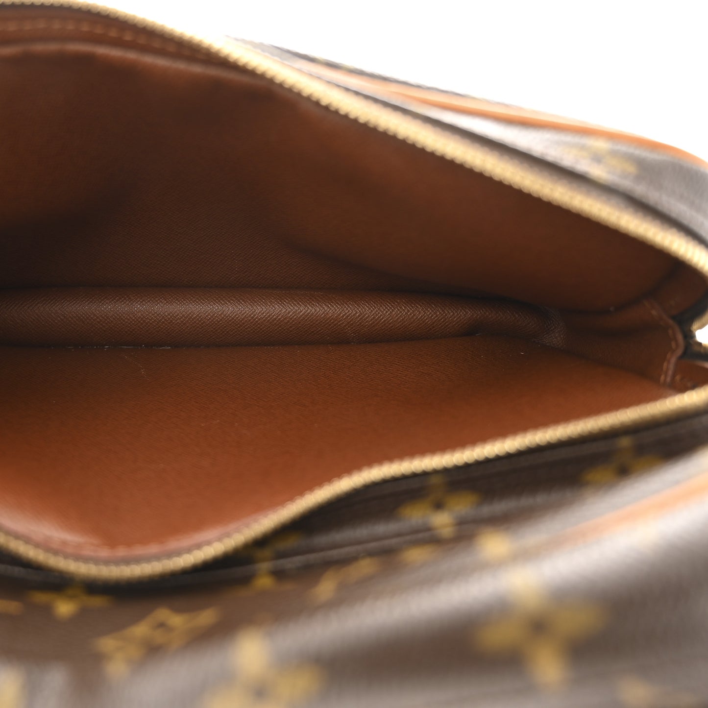 Monogram Nil 28